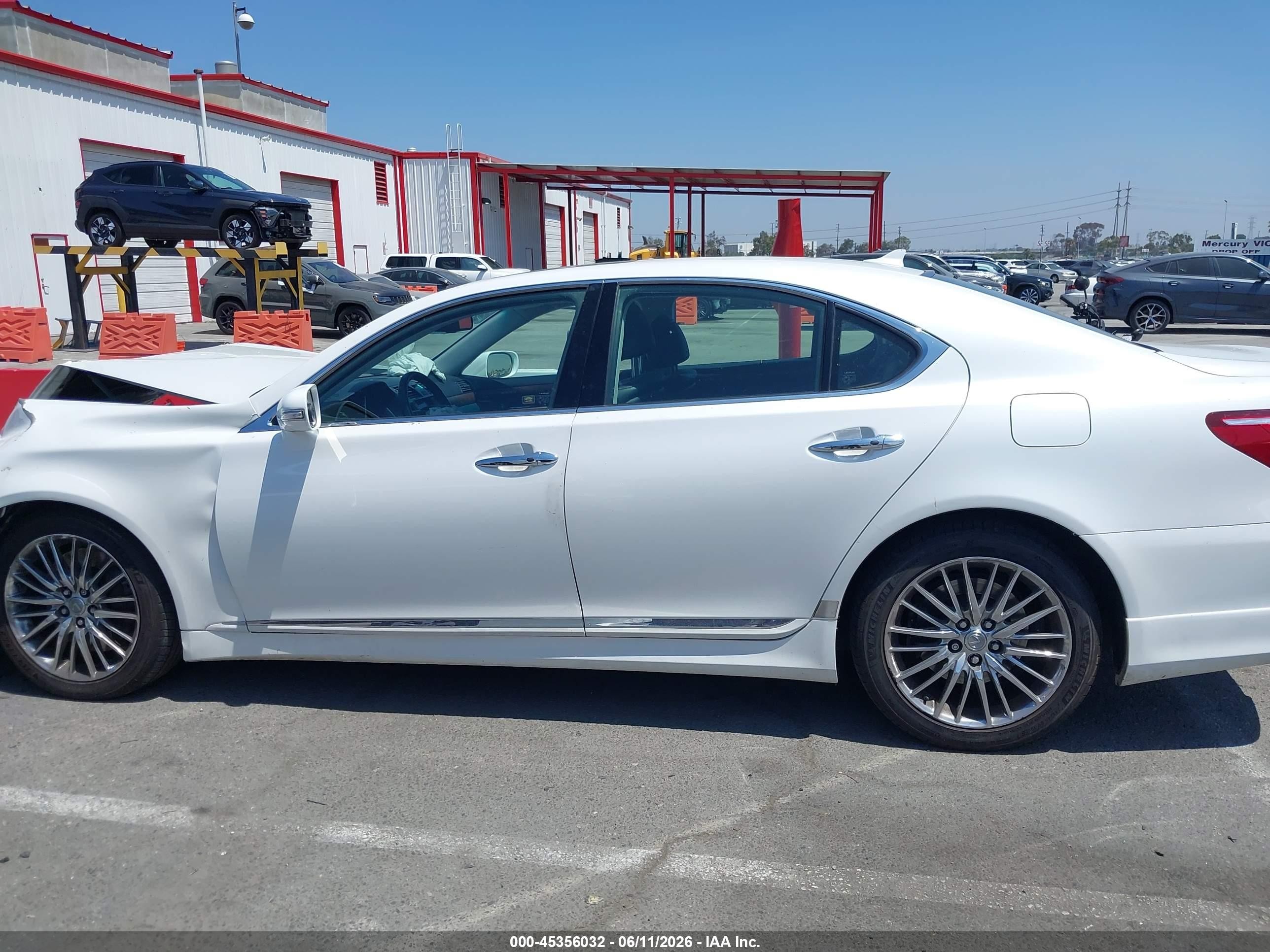 2010 Lexus Ls 460   White vin: JTHBL5EF1A5096007