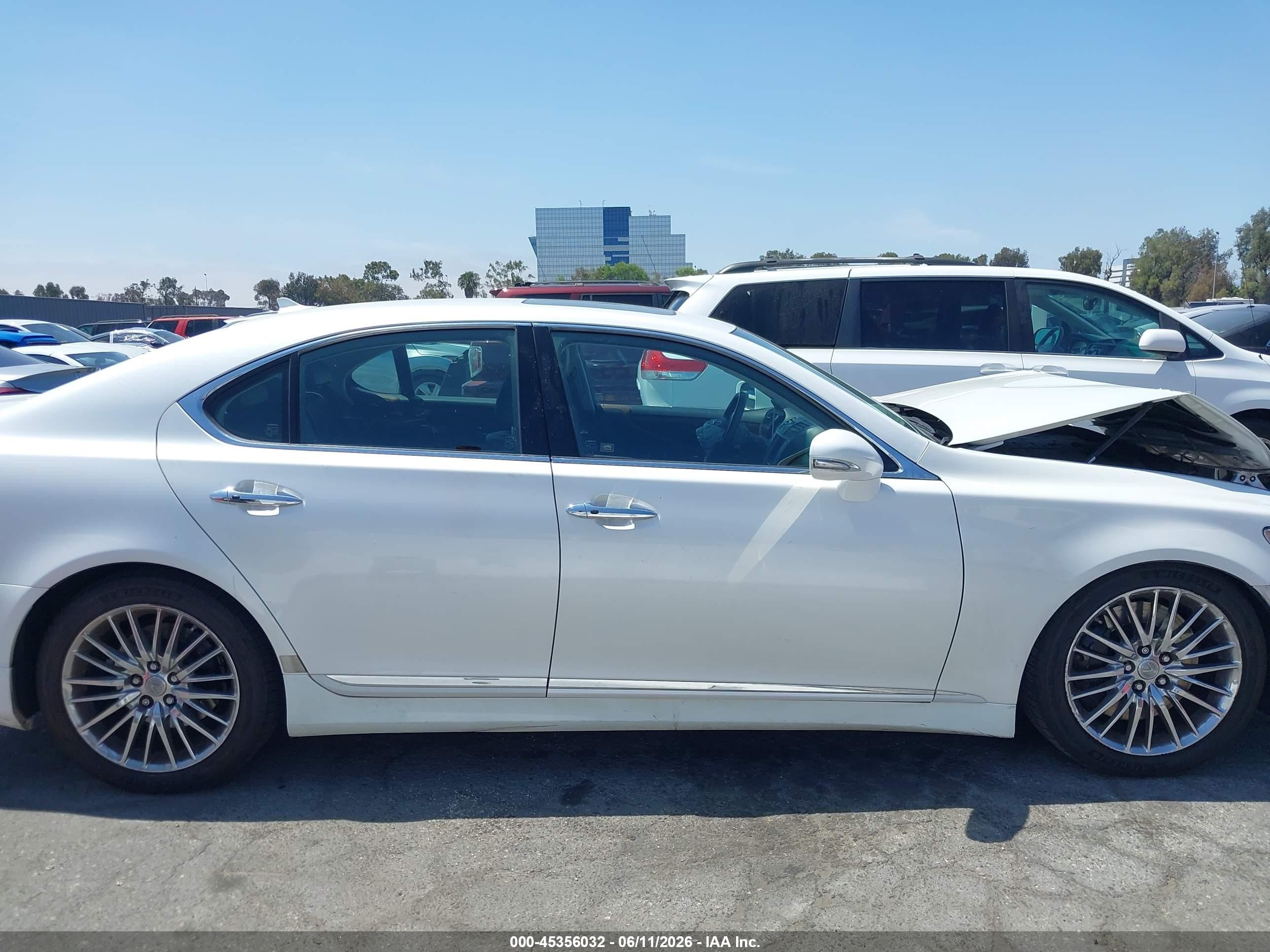 2010 Lexus Ls 460   White vin: JTHBL5EF1A5096007