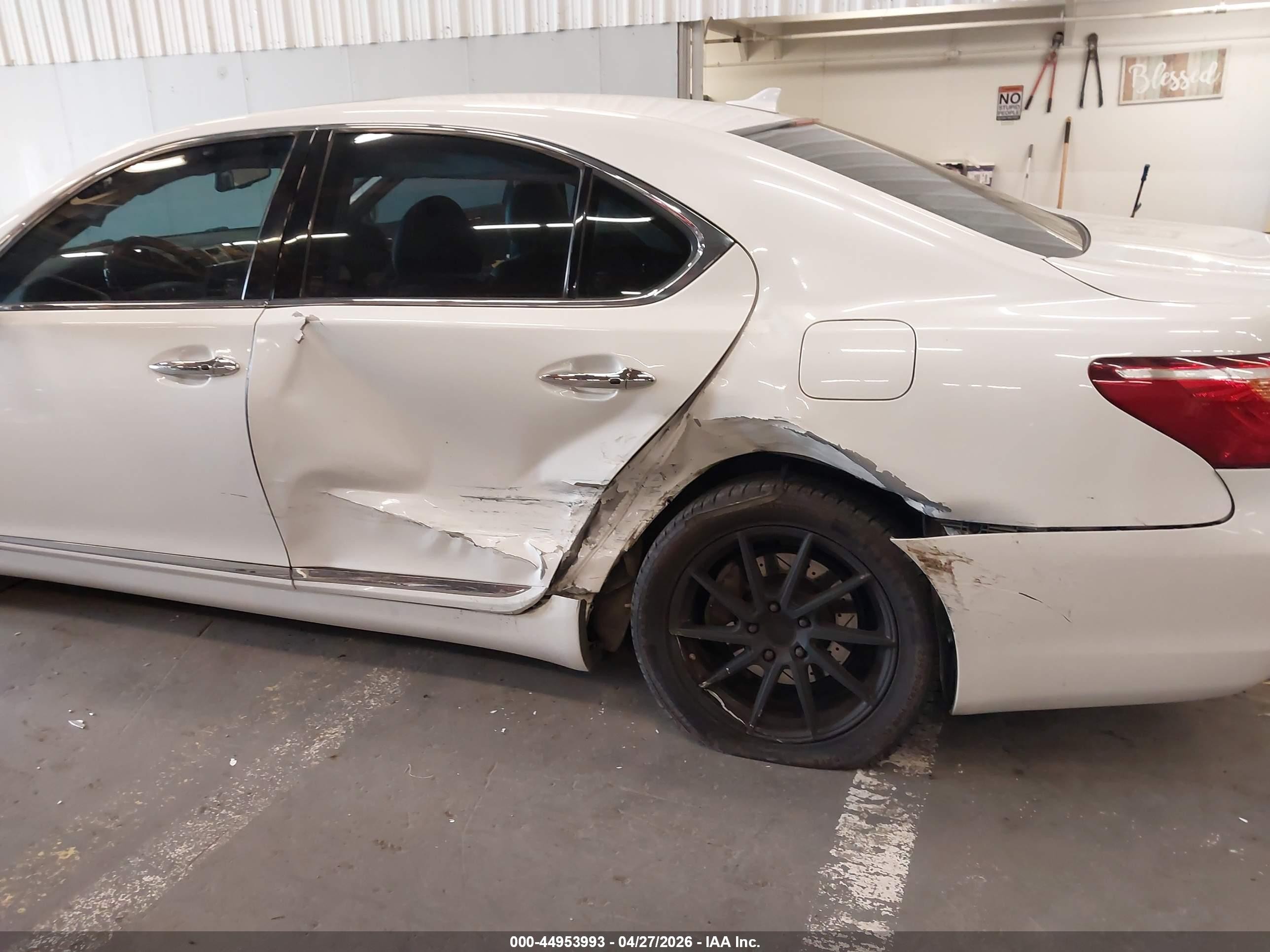 2011 Lexus Ls 460 White vin: JTHBL5EF1B5106603