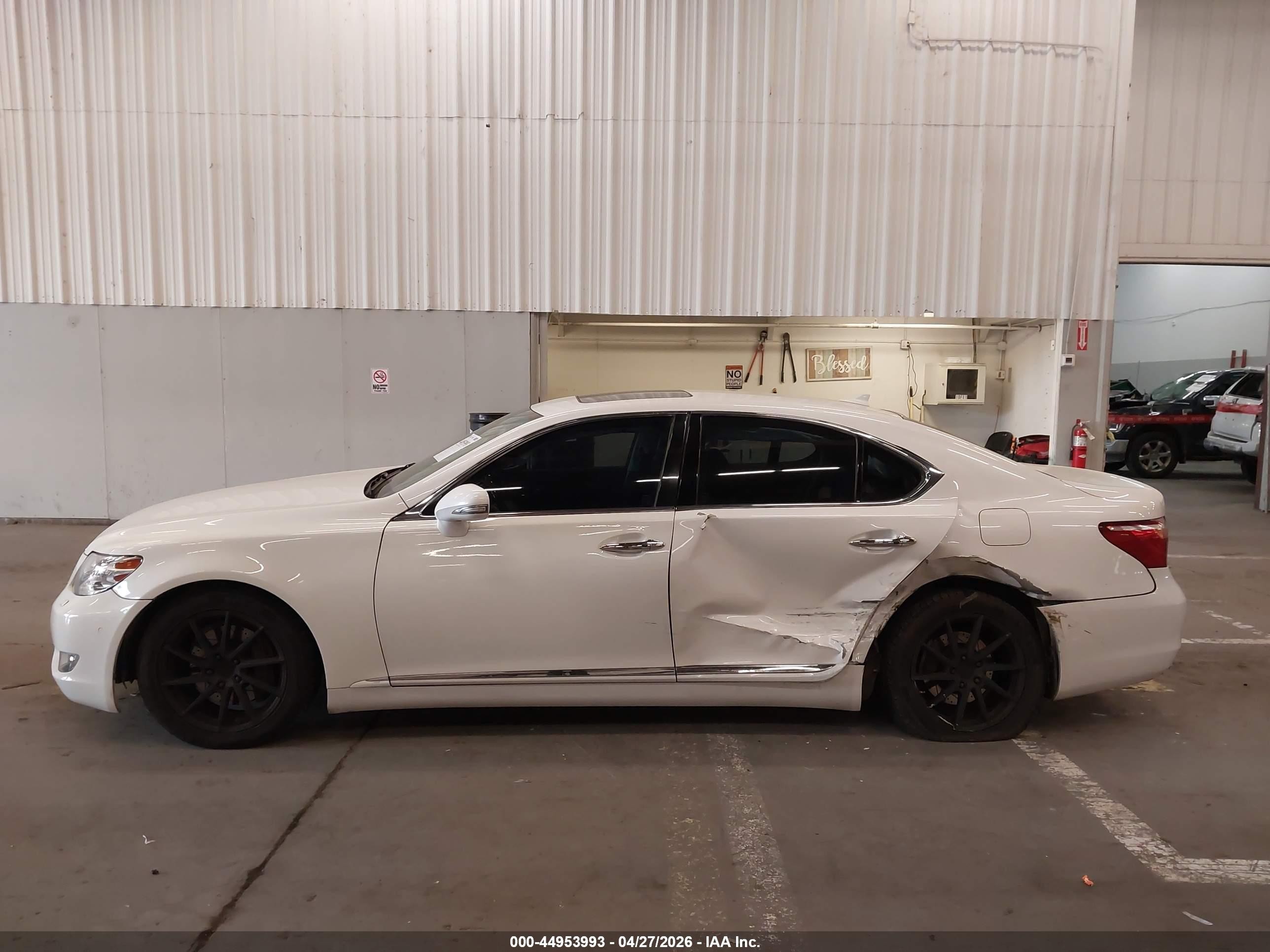 2011 Lexus Ls 460 White vin: JTHBL5EF1B5106603