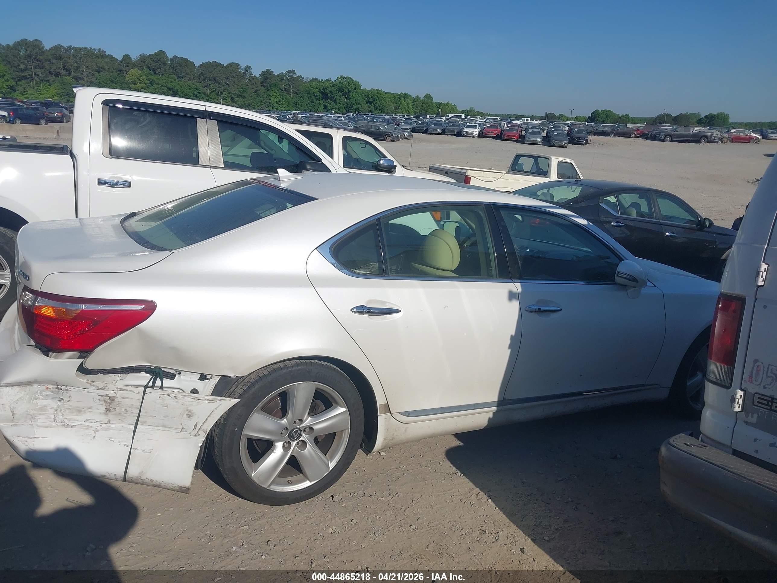 2012 Lexus Ls 460   White vin: JTHBL5EF1C5110197