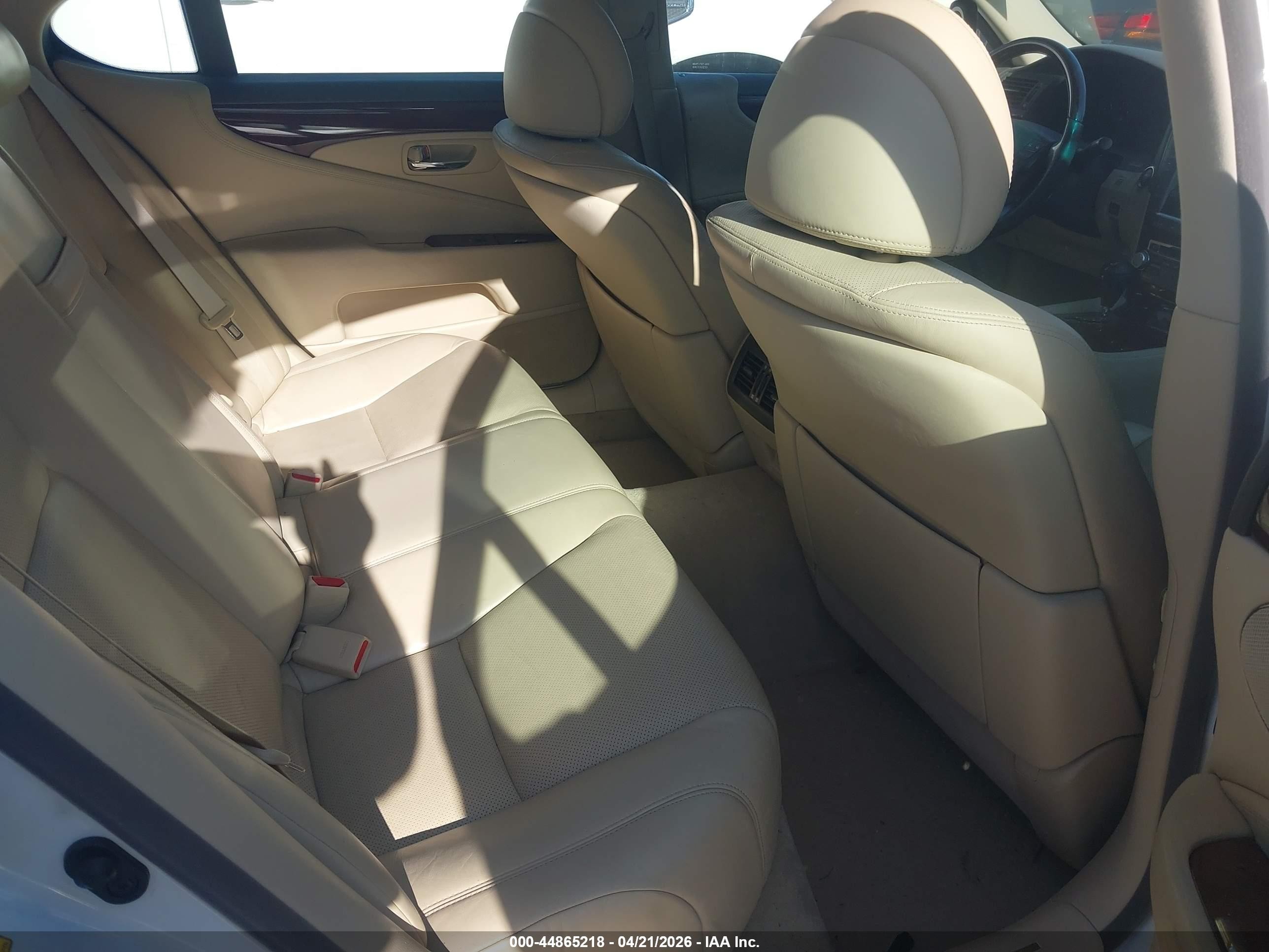 2012 Lexus Ls 460   White vin: JTHBL5EF1C5110197