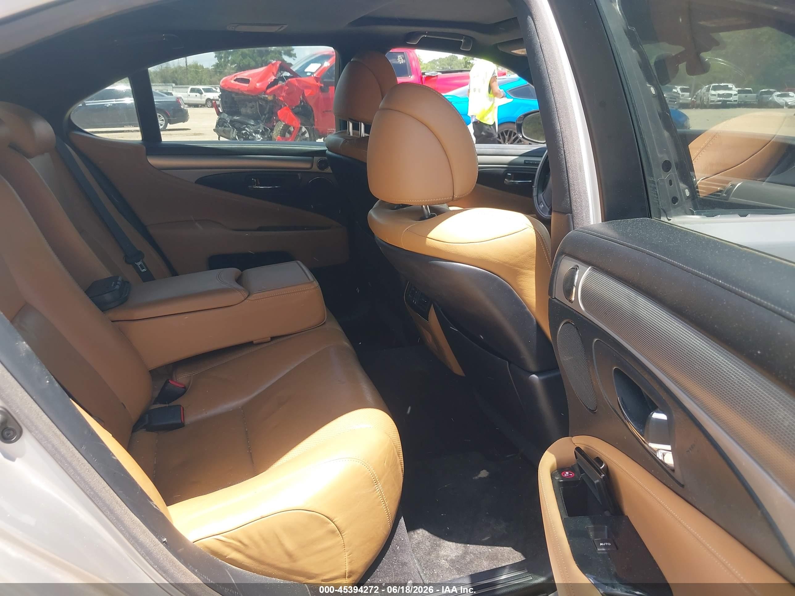 2014 Lexus Ls 460   Silver vin: JTHBL5EF1E5132123