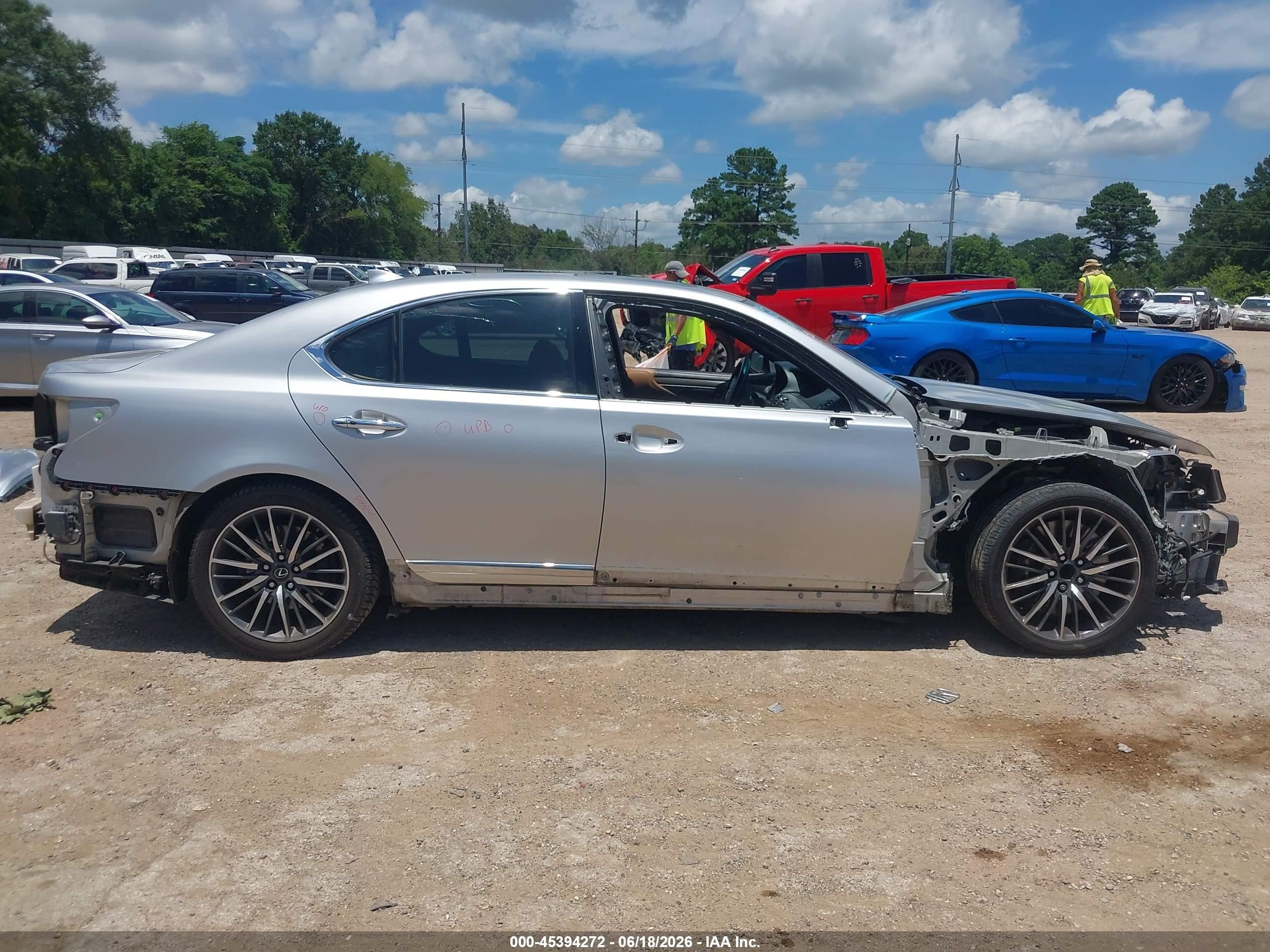 2014 Lexus Ls 460   Silver vin: JTHBL5EF1E5132123