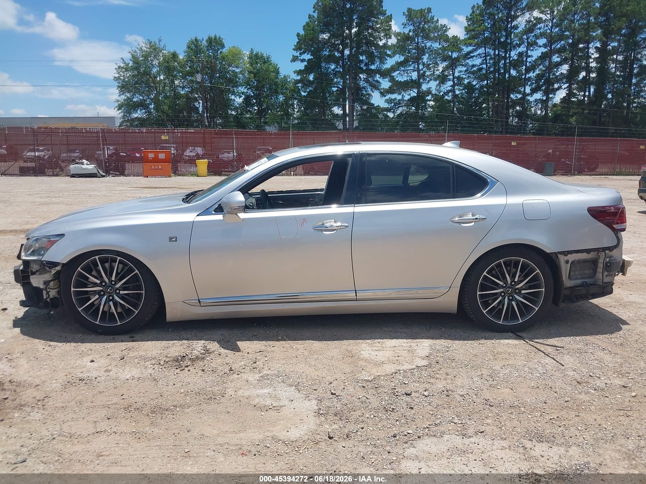 2014 Lexus Ls 460   Silver vin: JTHBL5EF1E5132123