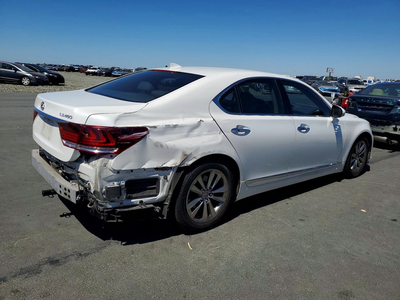 2015 Lexus Ls 460 White vin: JTHBL5EF1F5138277
