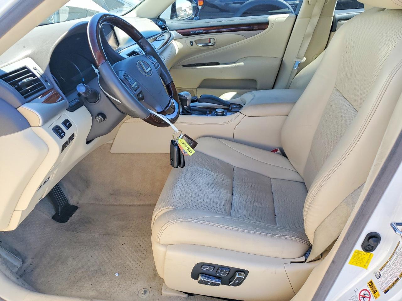 2015 Lexus Ls 460 White vin: JTHBL5EF1F5138277