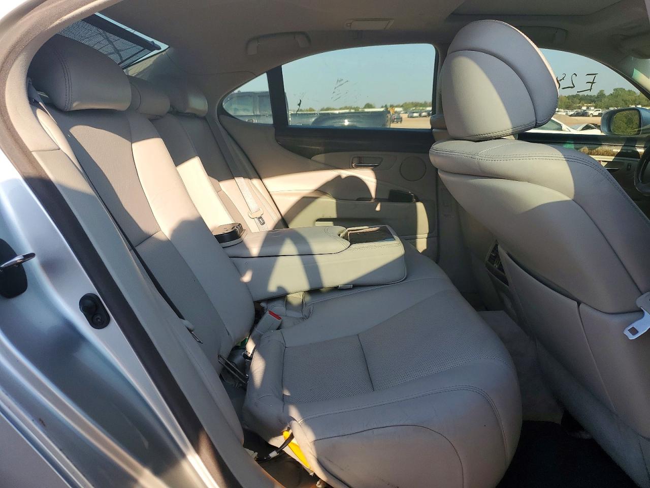 2010 Lexus Ls 460 Silver vin: JTHBL5EF2A5093035