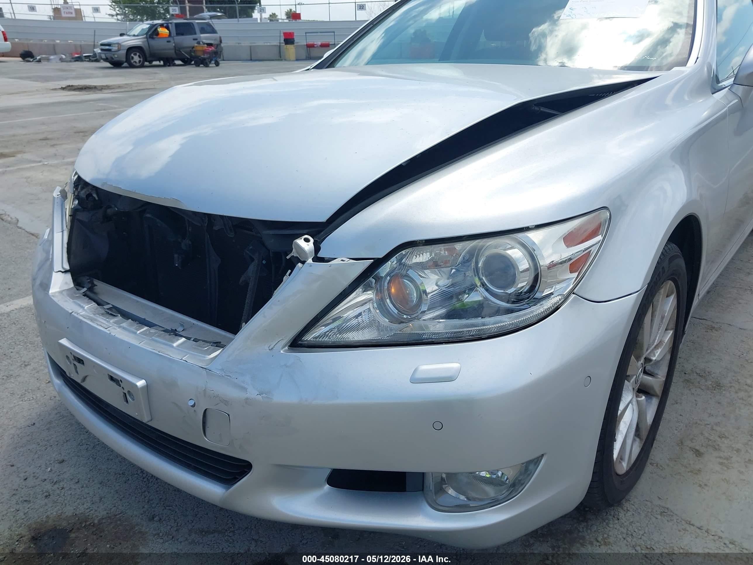 2012 Lexus Ls 460   Серебряный vin: JTHBL5EF2C5108569