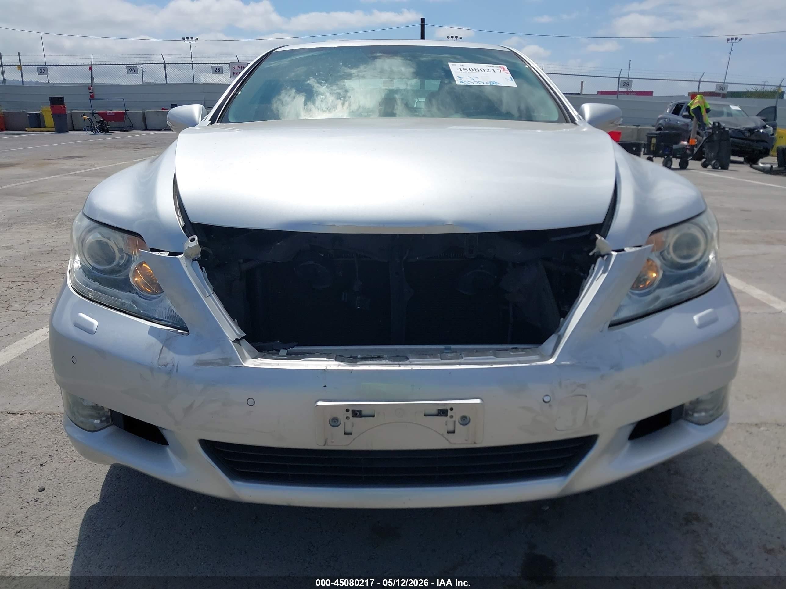 2012 Lexus Ls 460   Серебряный vin: JTHBL5EF2C5108569