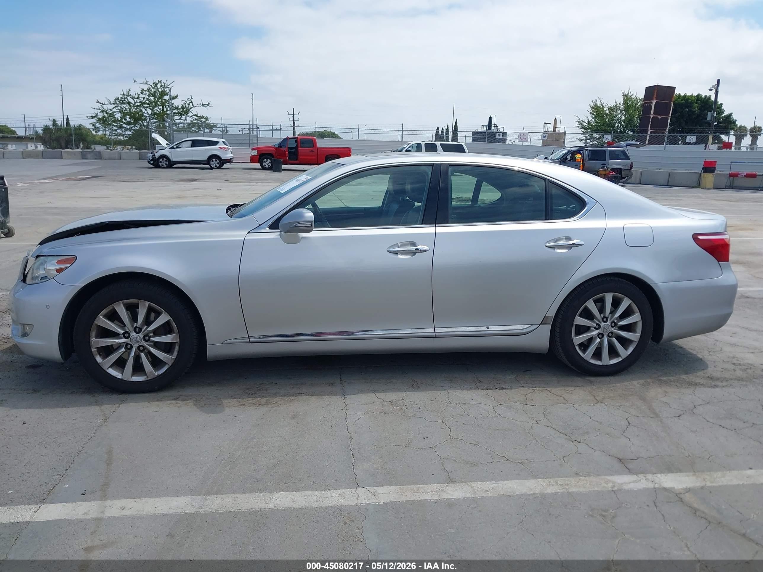 2012 Lexus Ls 460   Серебряный vin: JTHBL5EF2C5108569
