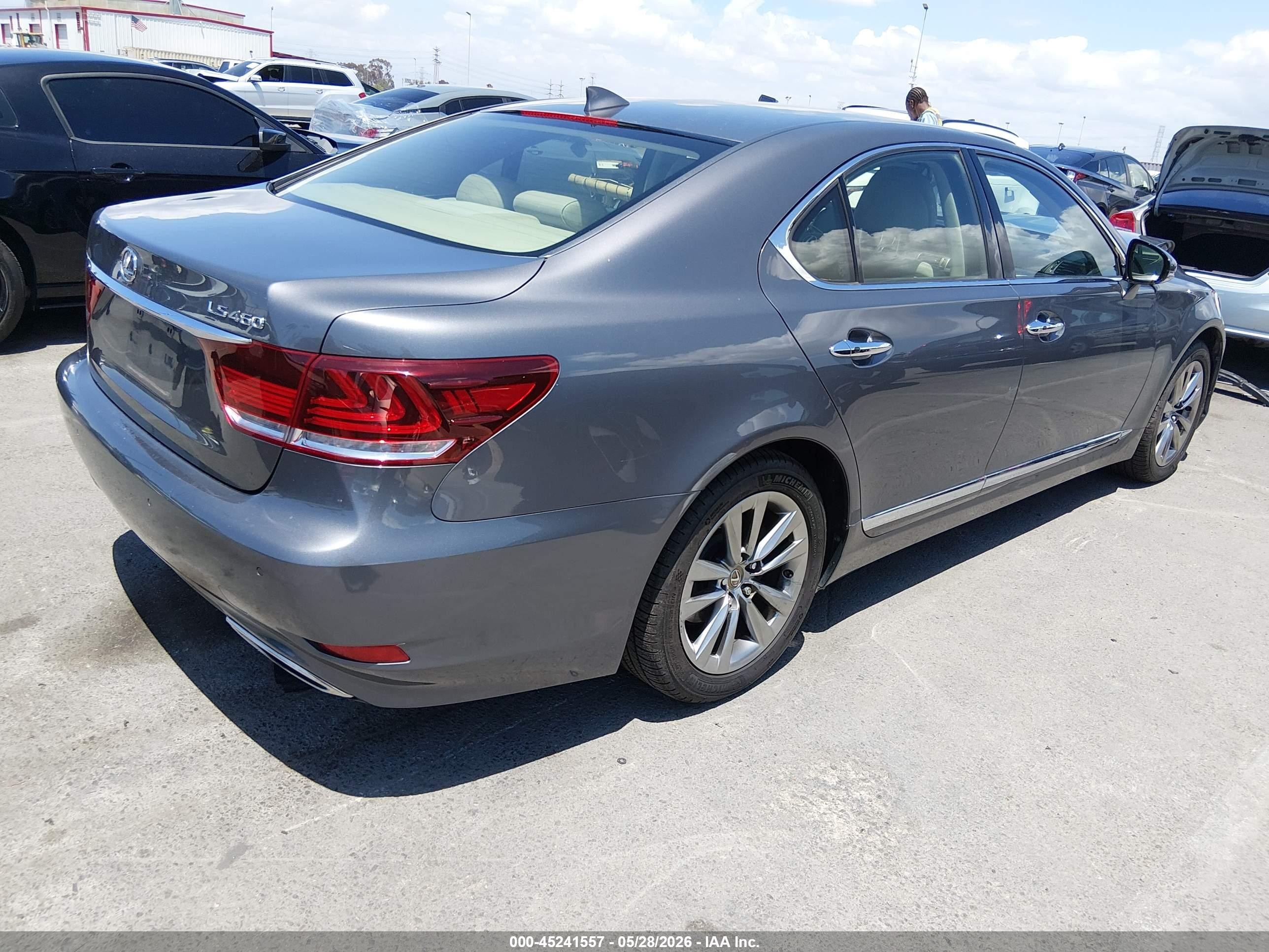 2014 Lexus Ls 460 Серый vin: JTHBL5EF2E5132129
