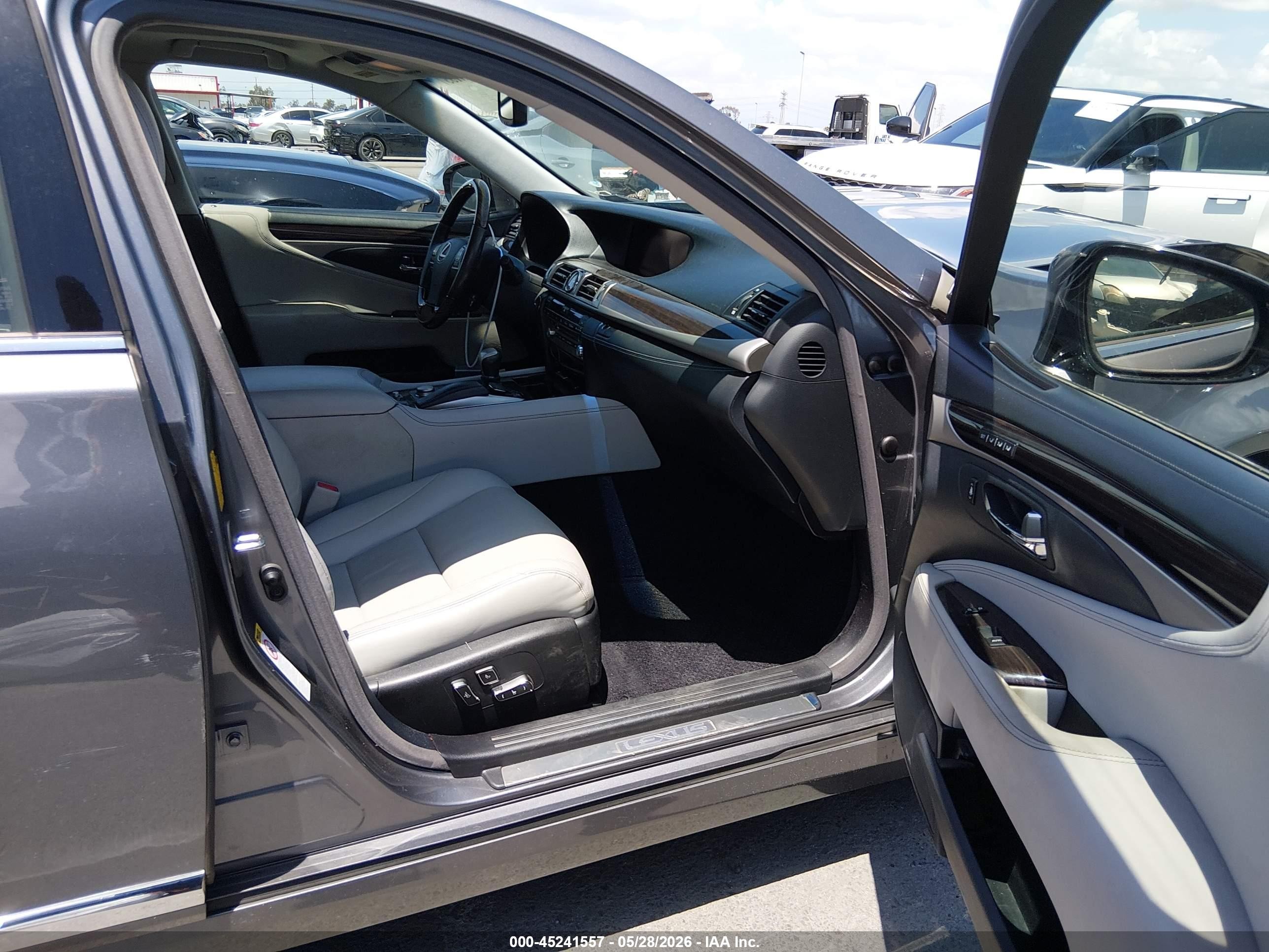 2014 Lexus Ls 460 Серый vin: JTHBL5EF2E5132129