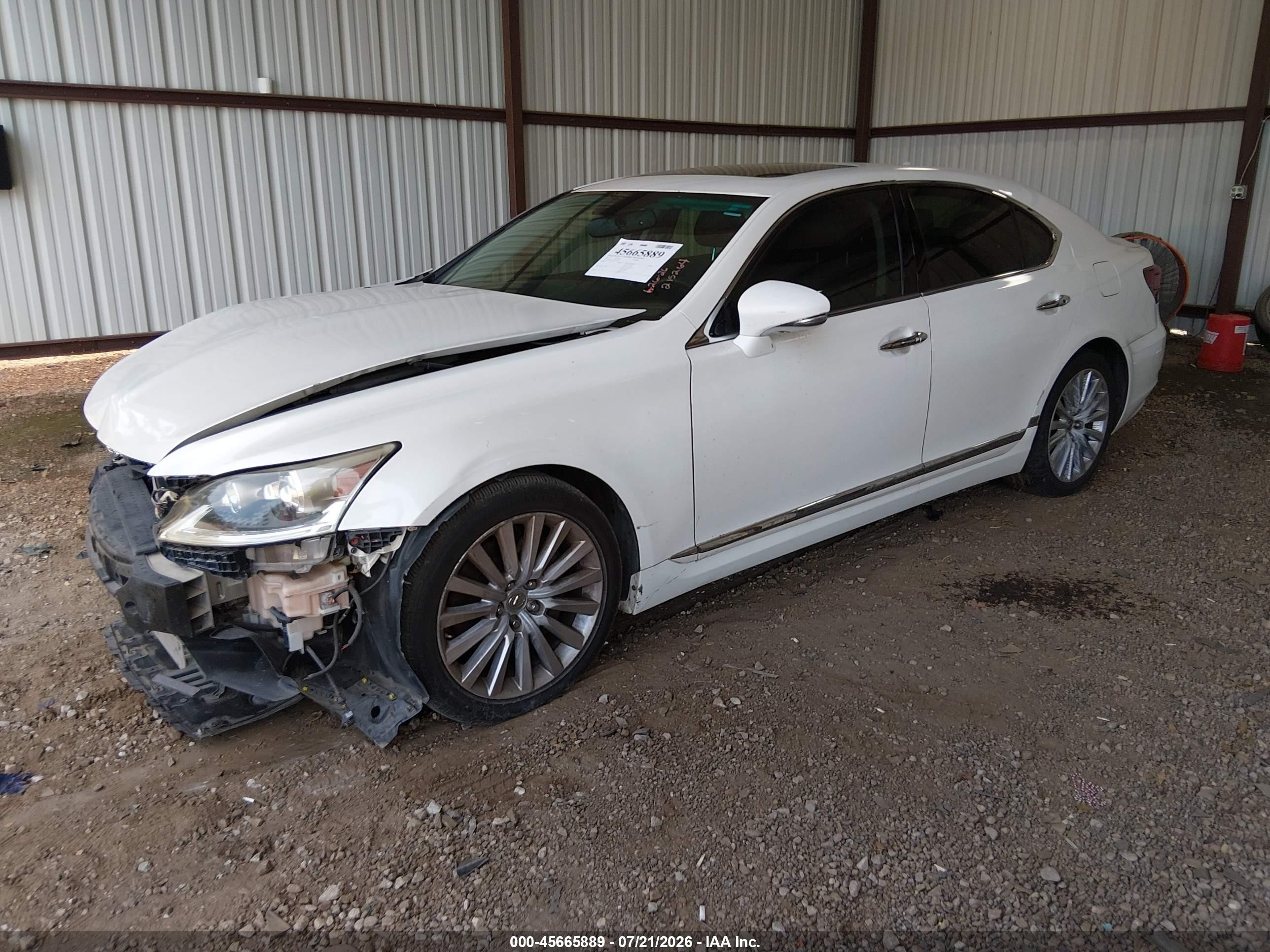 2013 Lexus Ls 460   White vin: JTHBL5EF3D5122479