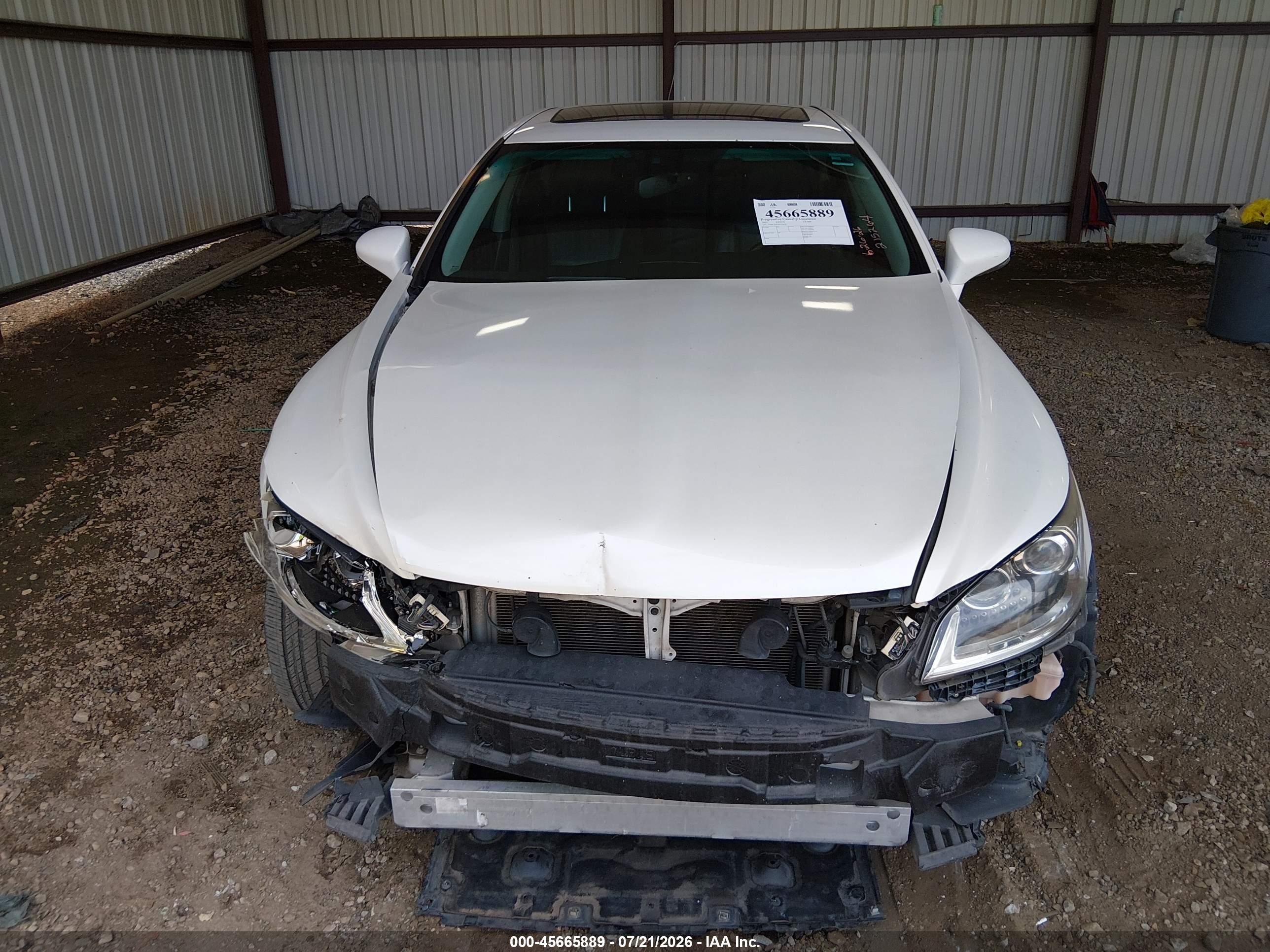 2013 Lexus Ls 460   White vin: JTHBL5EF3D5122479