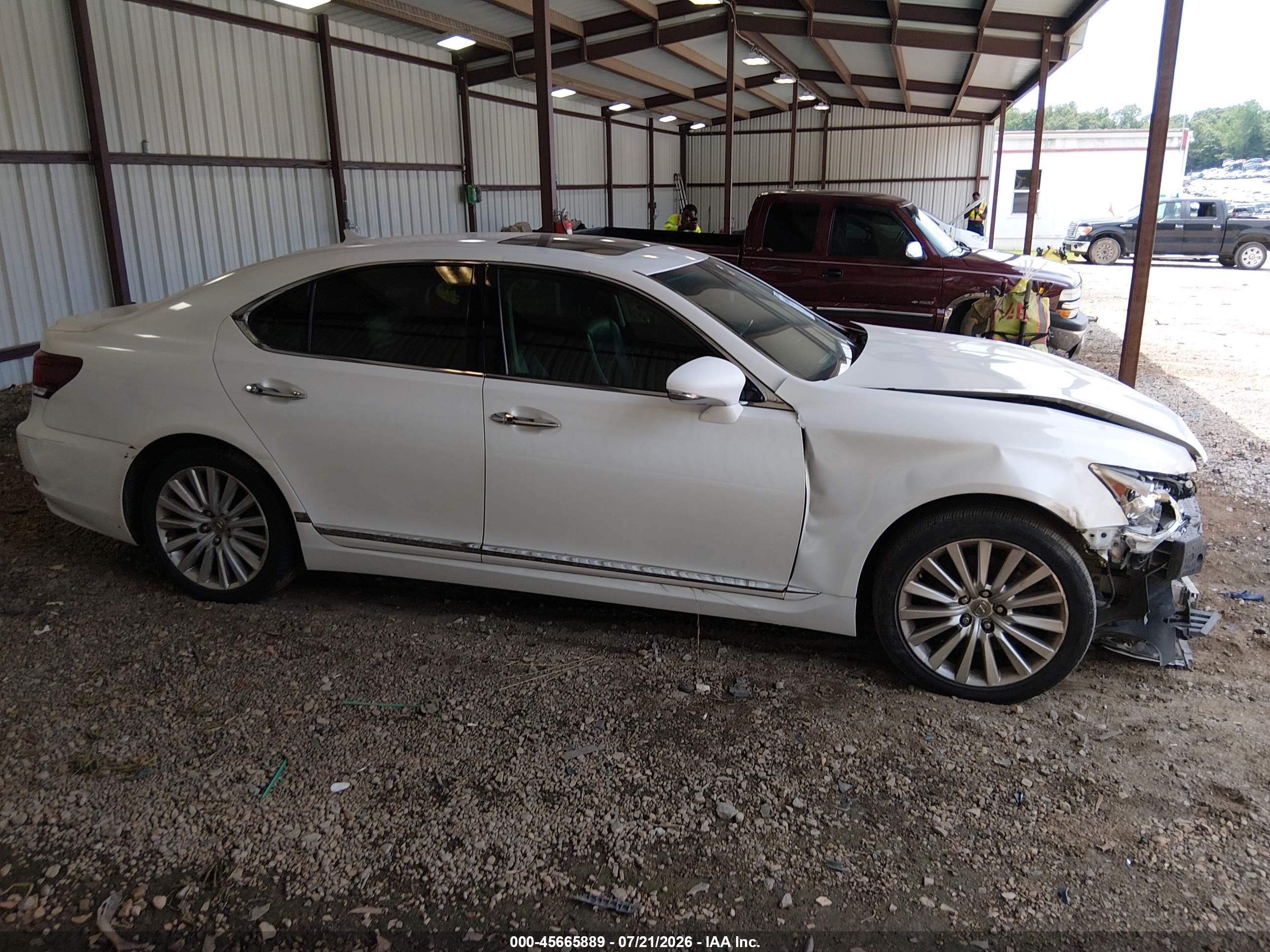 2013 Lexus Ls 460   White vin: JTHBL5EF3D5122479