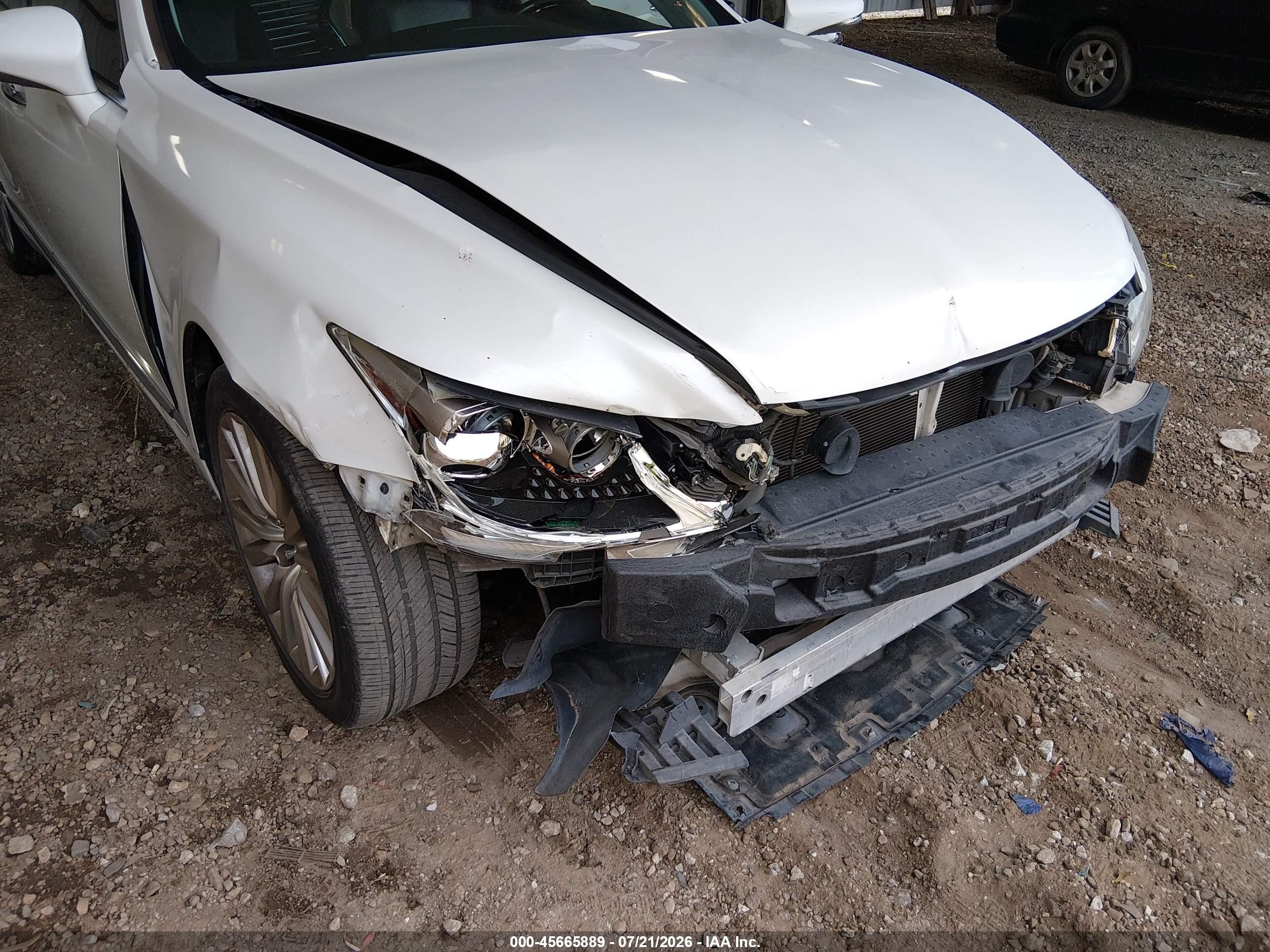 2013 Lexus Ls 460   White vin: JTHBL5EF3D5122479