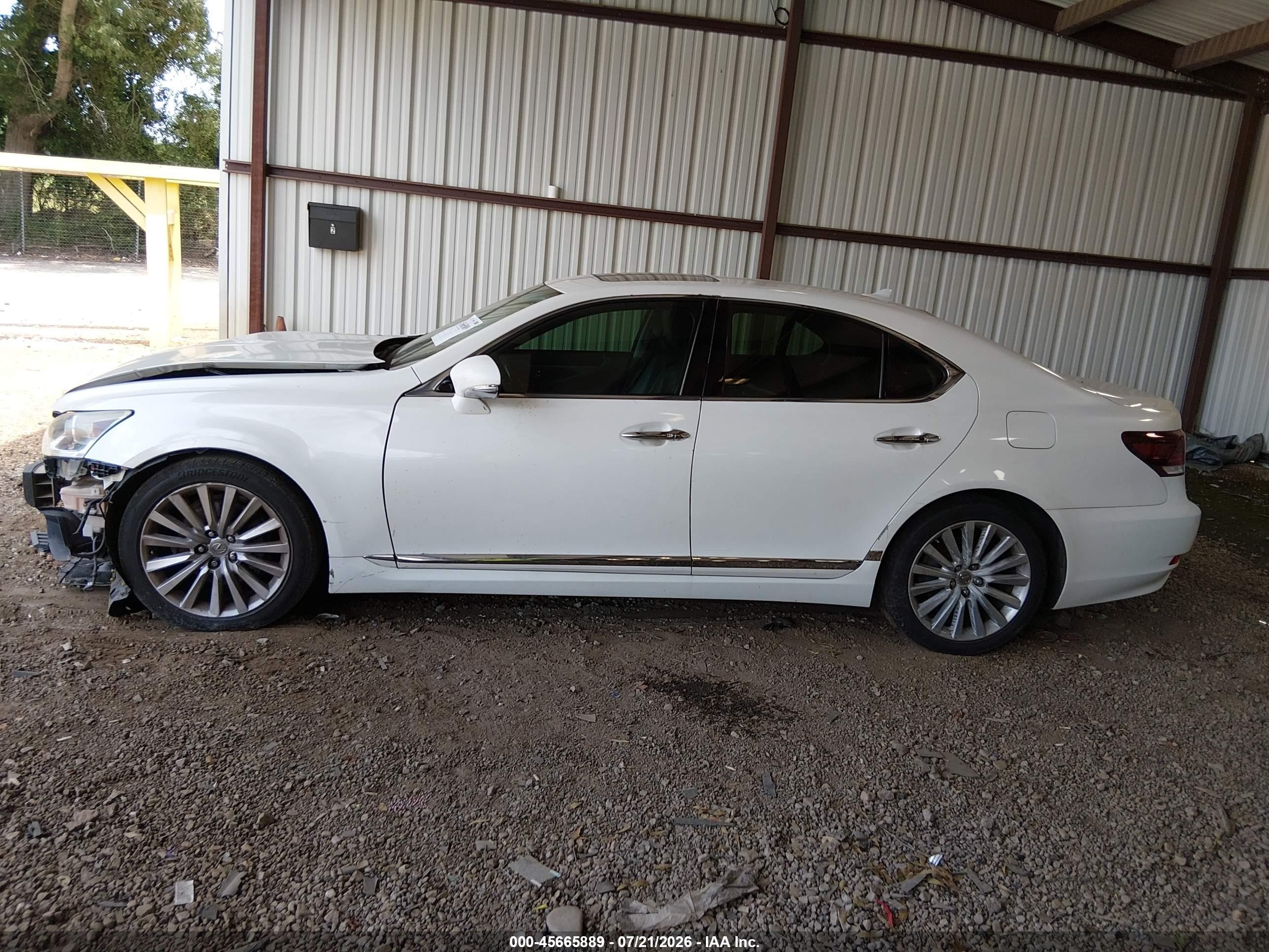 2013 Lexus Ls 460   White vin: JTHBL5EF3D5122479