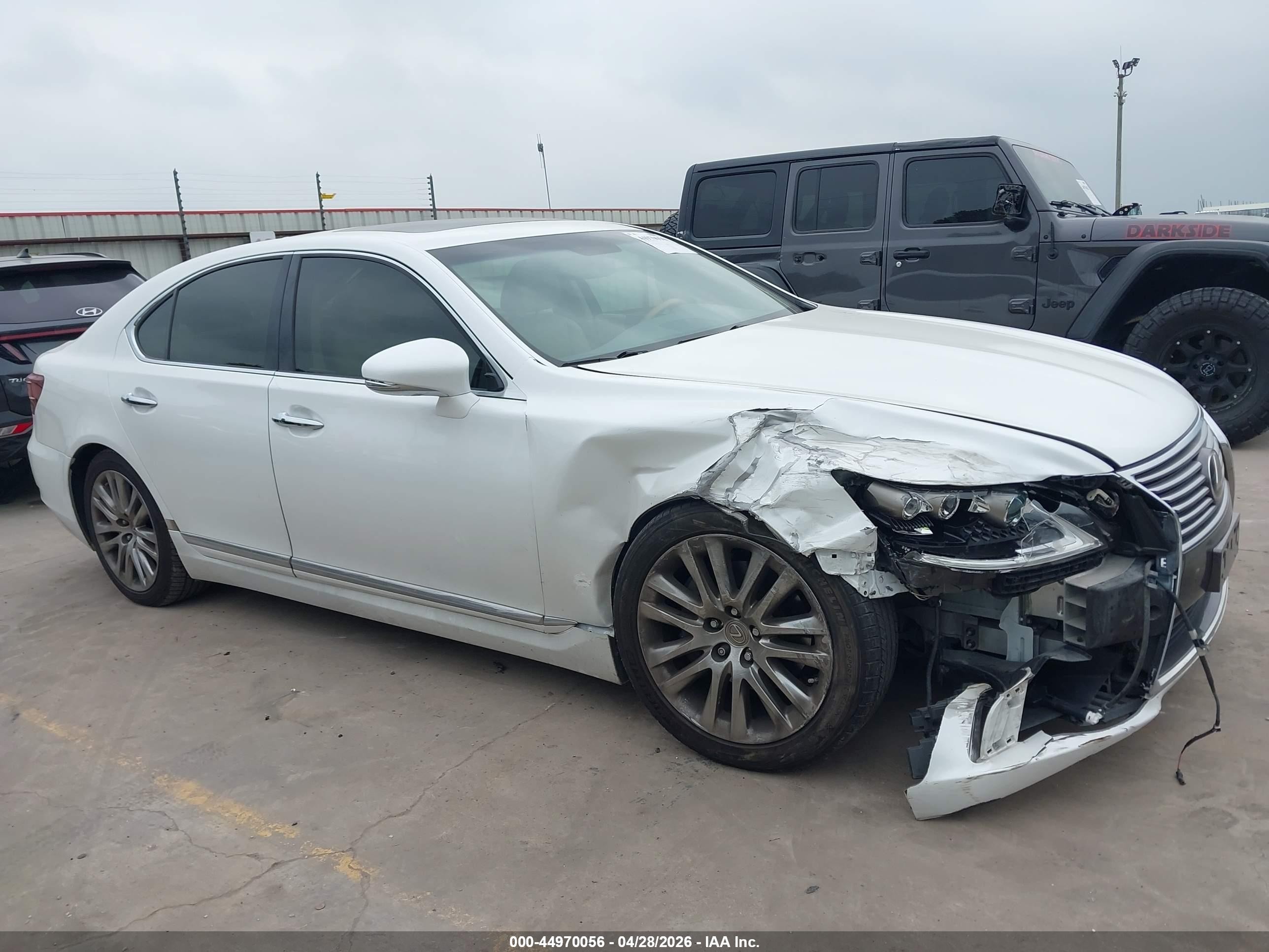 2014 Lexus Ls 460 White vin: JTHBL5EF3E5128784
