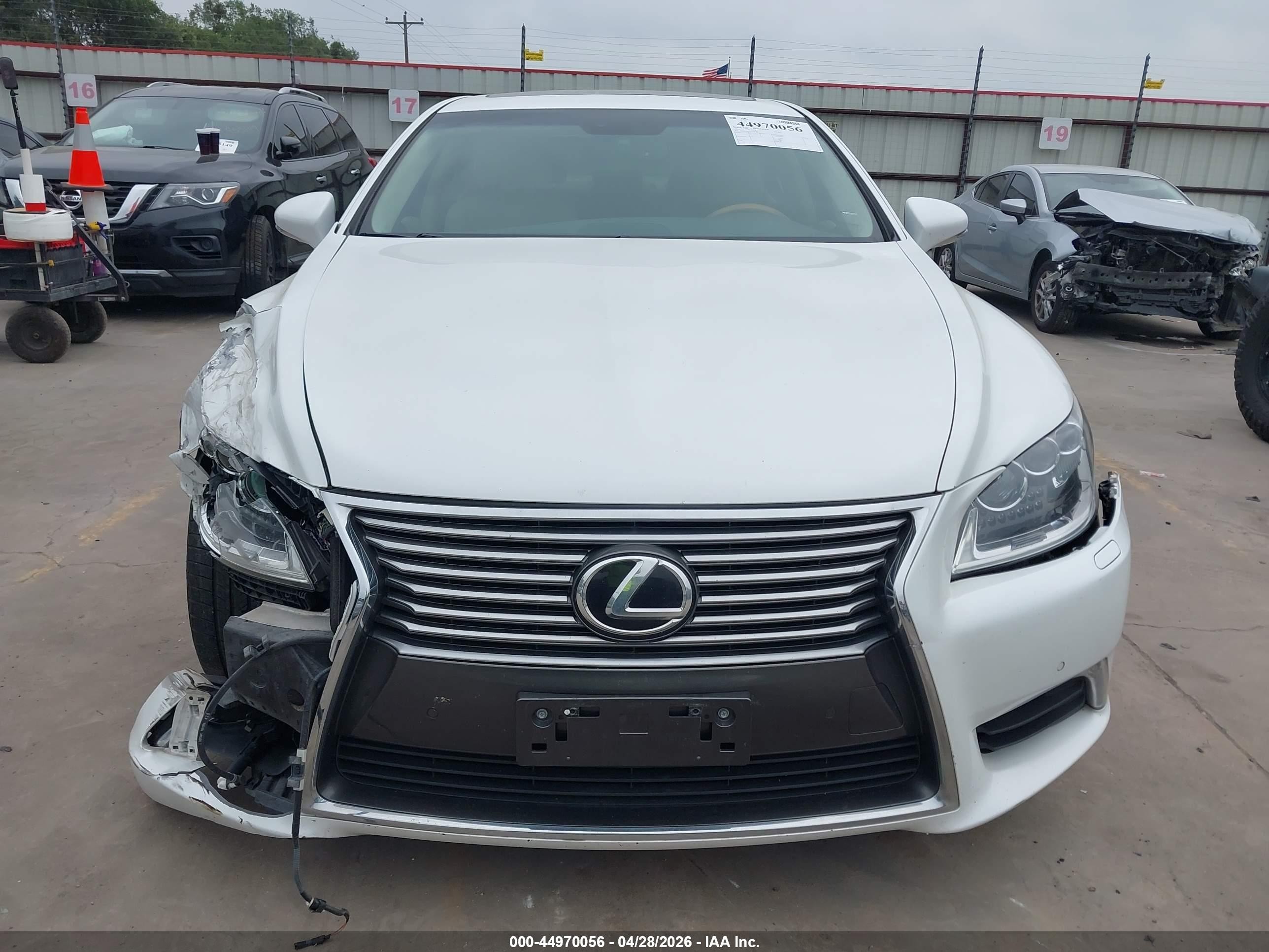 2014 Lexus Ls 460 White vin: JTHBL5EF3E5128784