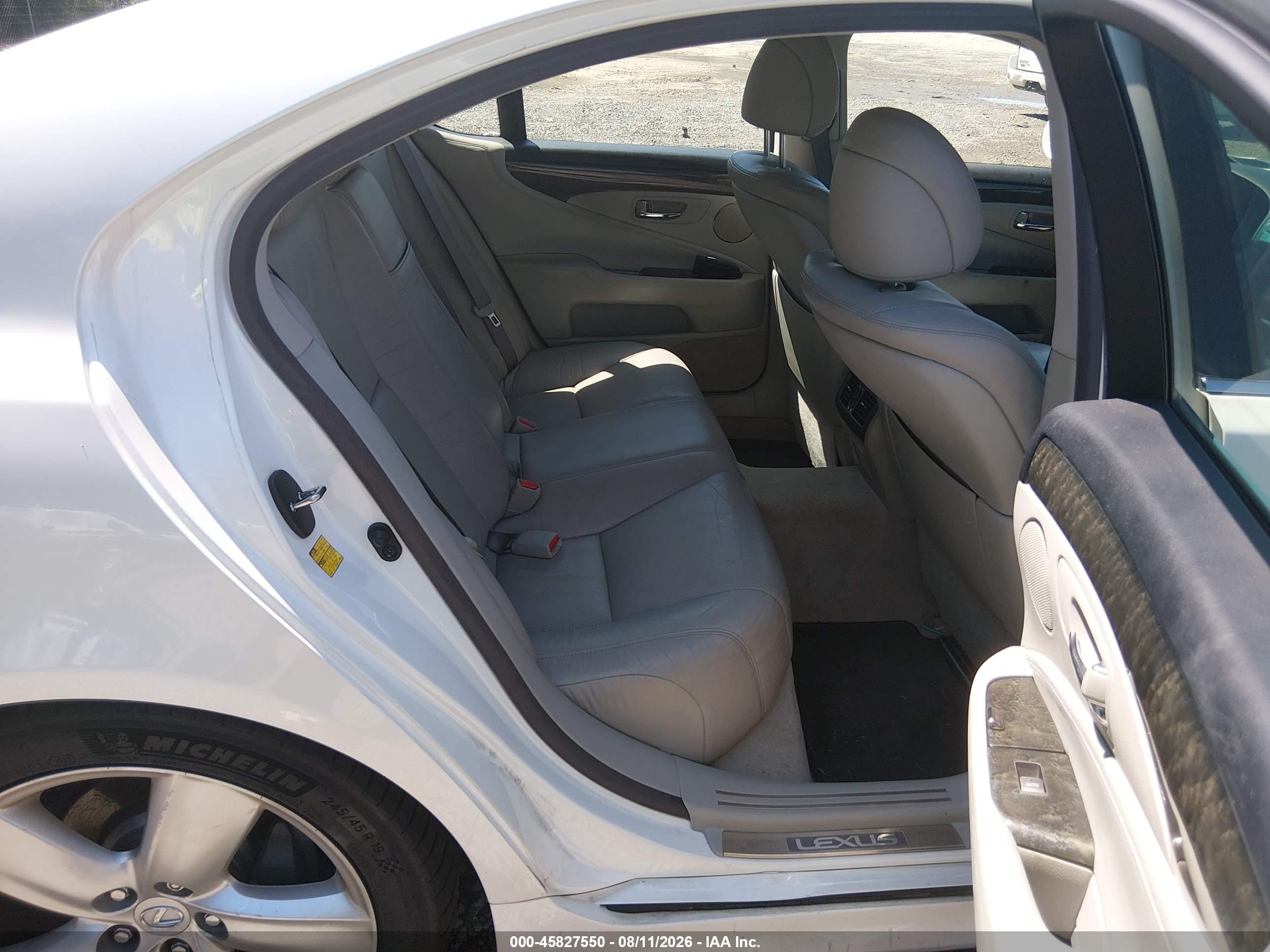 2010 Lexus Ls 460   White vin: JTHBL5EF4A5094896