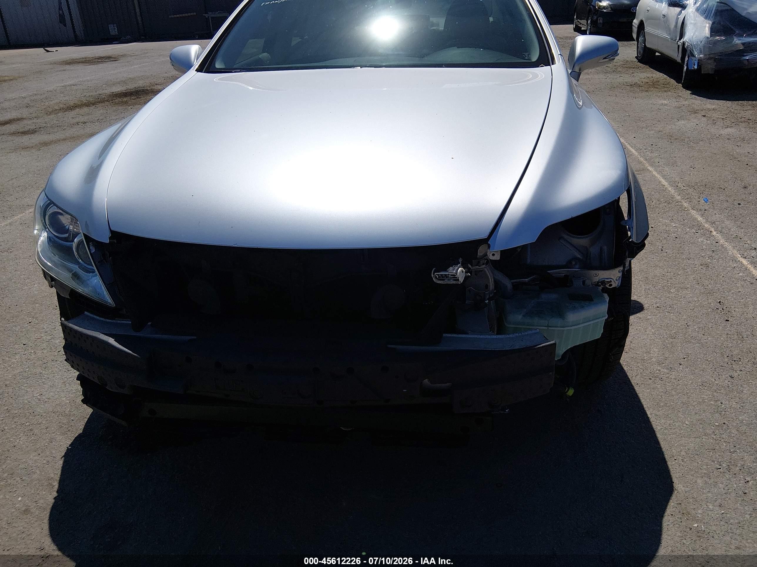 2010 Lexus Ls 460   Silver vin: JTHBL5EF4A5099936