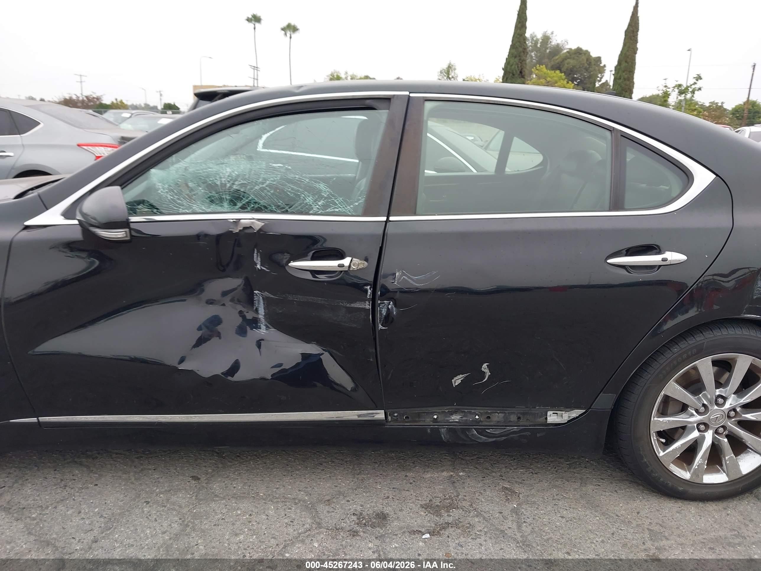2012 Lexus Ls 460   Black vin: JTHBL5EF4C5112817