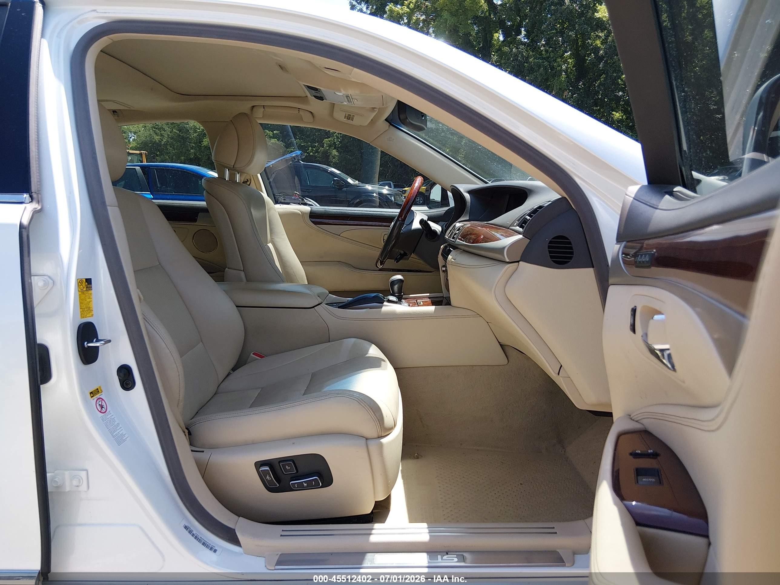 2014 Lexus Ls 460   White vin: JTHBL5EF4E5128003