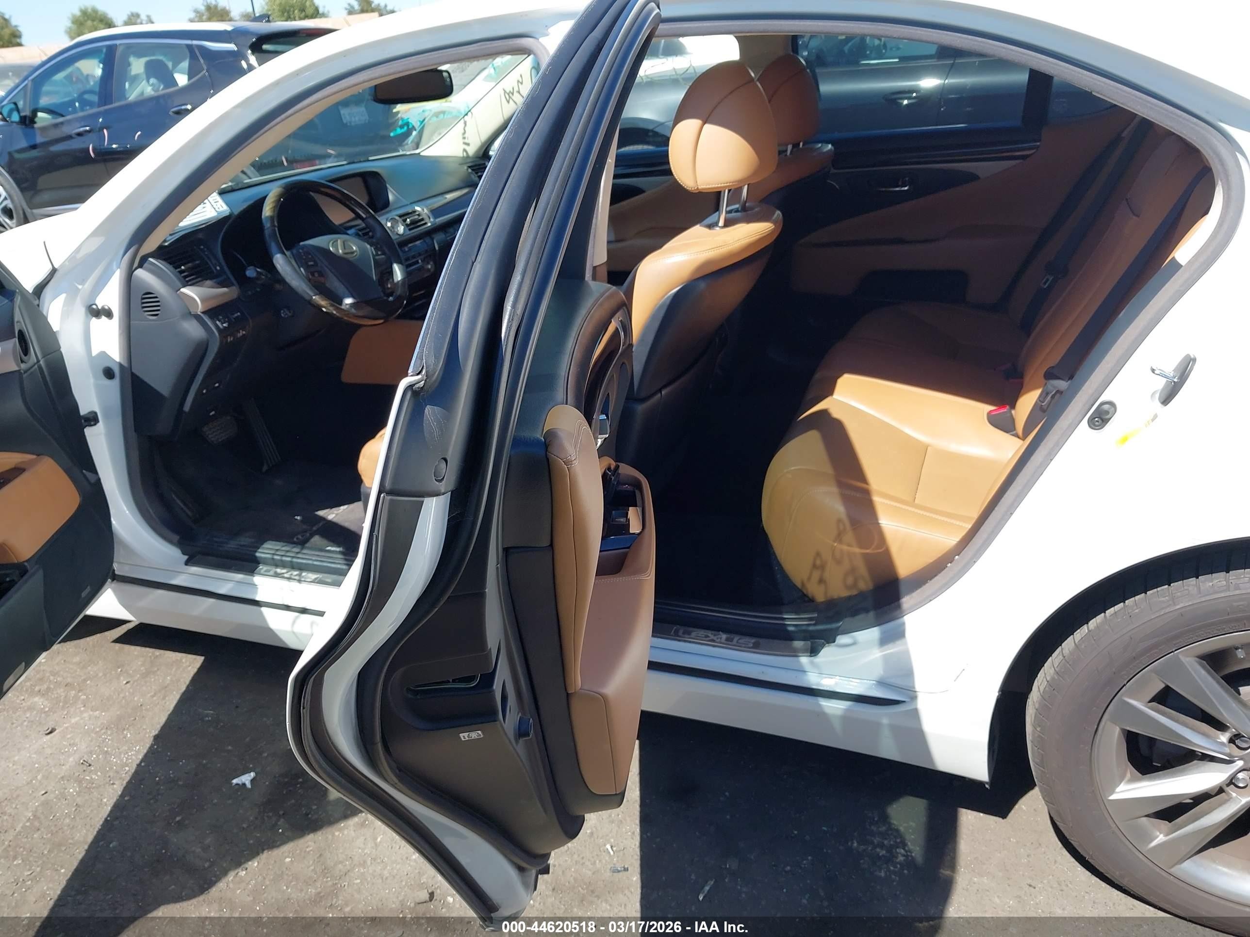 2013 Lexus Ls 460 White vin: JTHBL5EF5D5123505