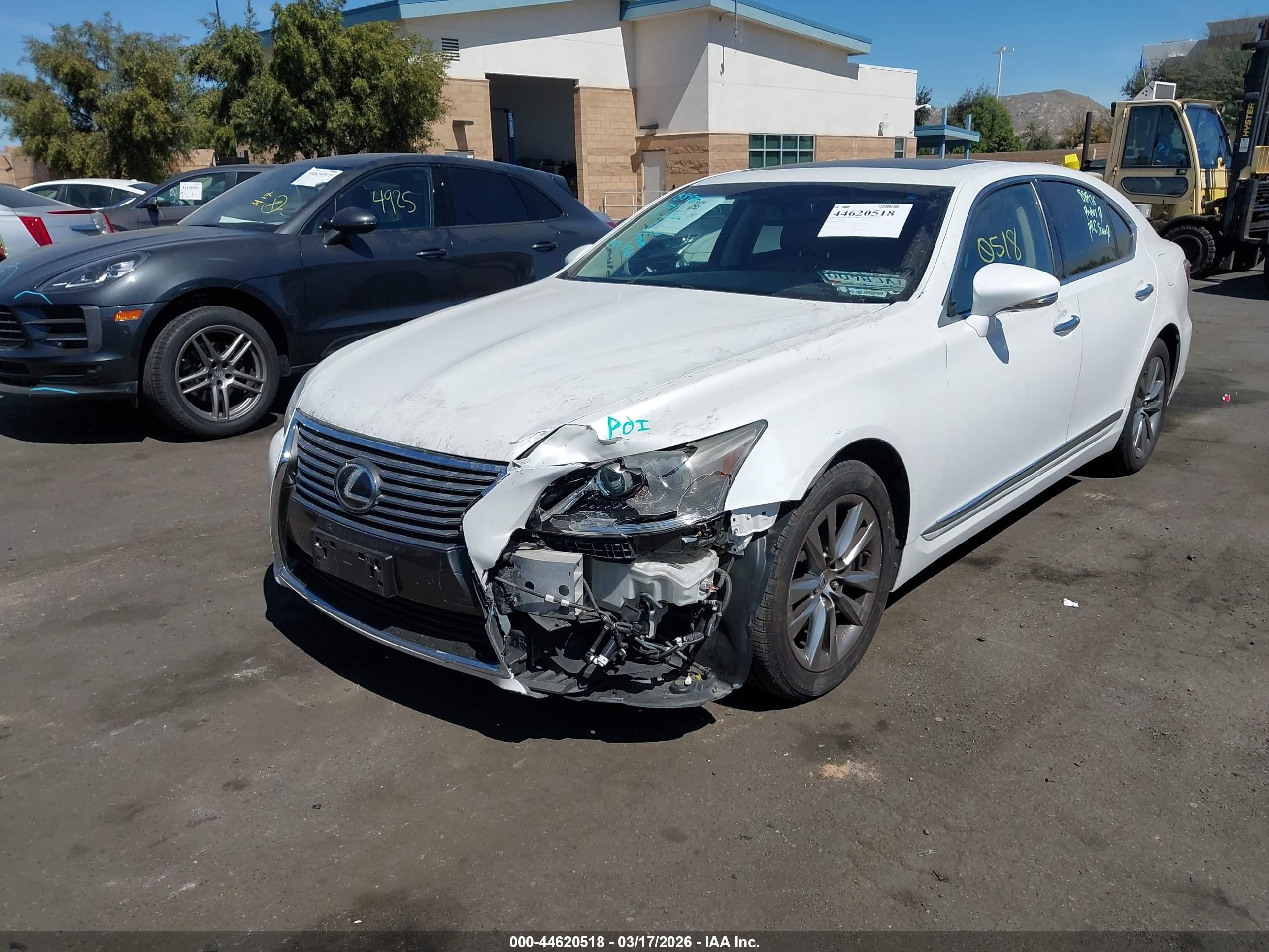 2013 Lexus Ls 460 White vin: JTHBL5EF5D5123505