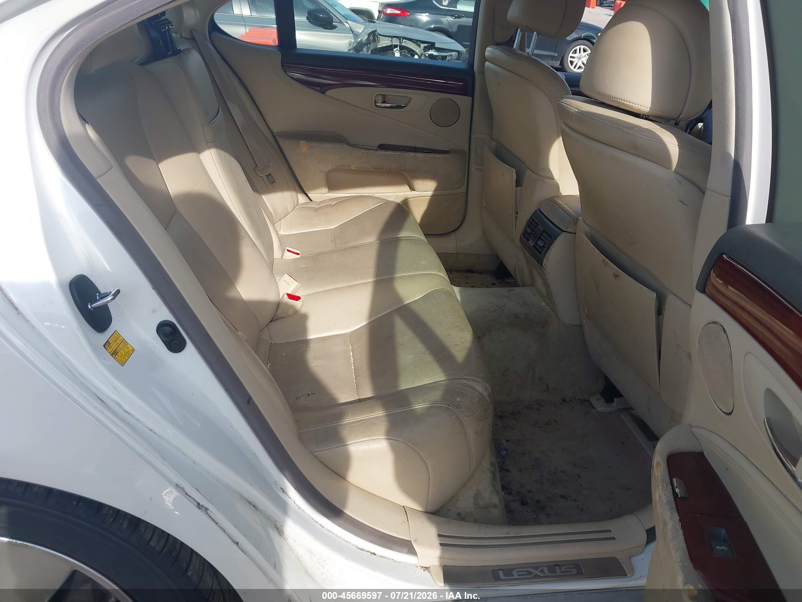 2011 Lexus Ls 460   White vin: JTHBL5EF6B5107150