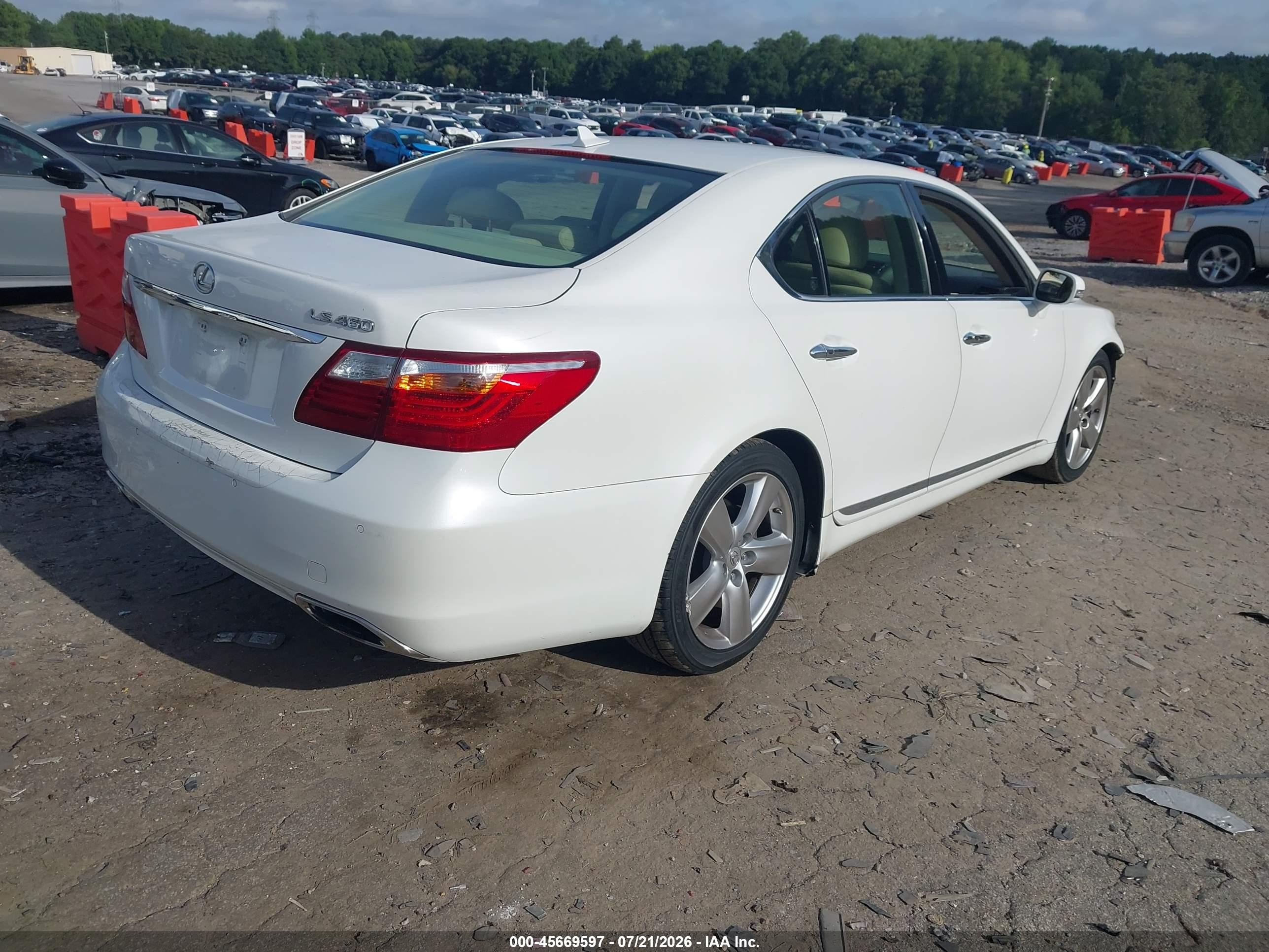2011 Lexus Ls 460   White vin: JTHBL5EF6B5107150
