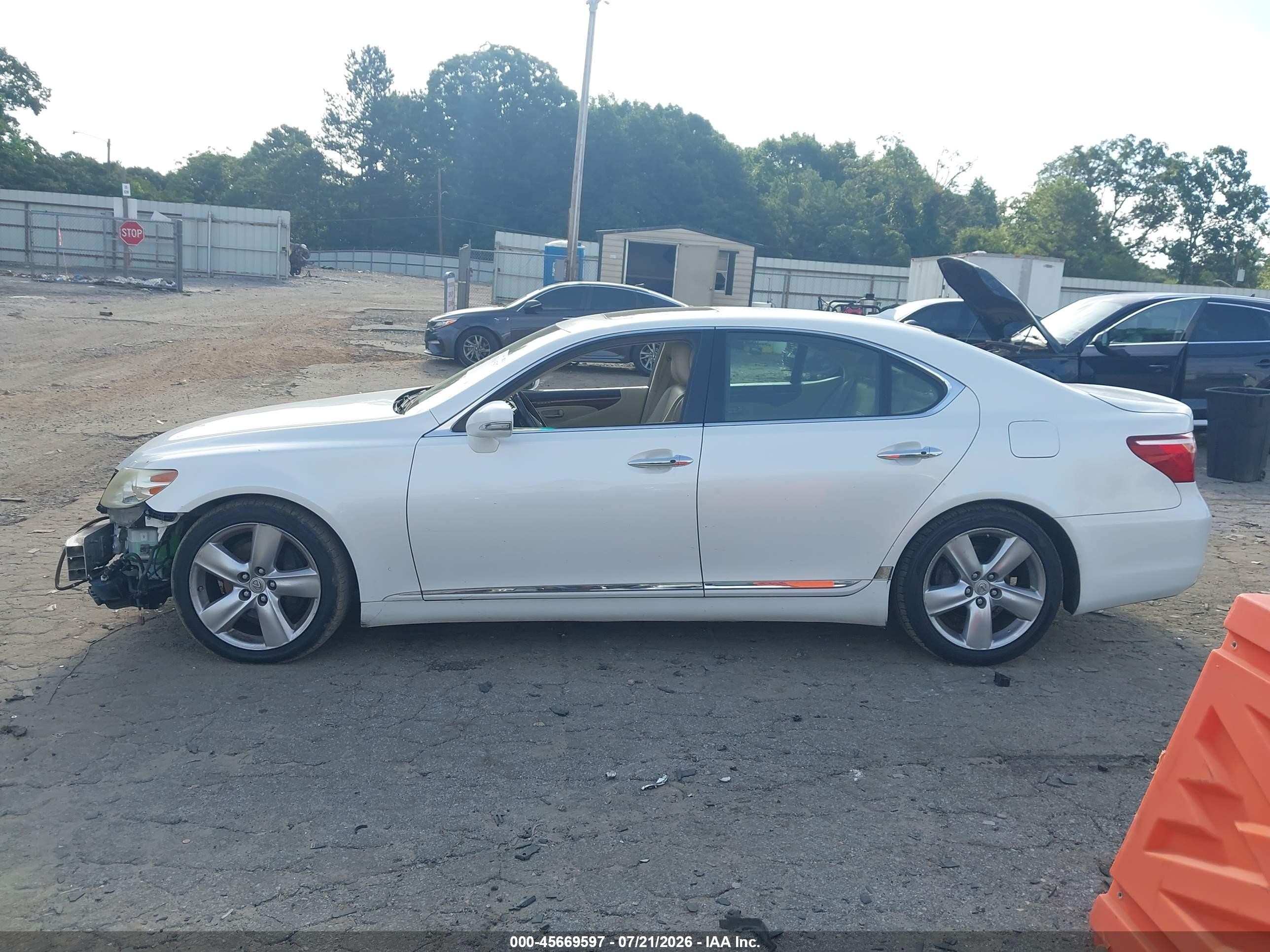 2011 Lexus Ls 460   White vin: JTHBL5EF6B5107150
