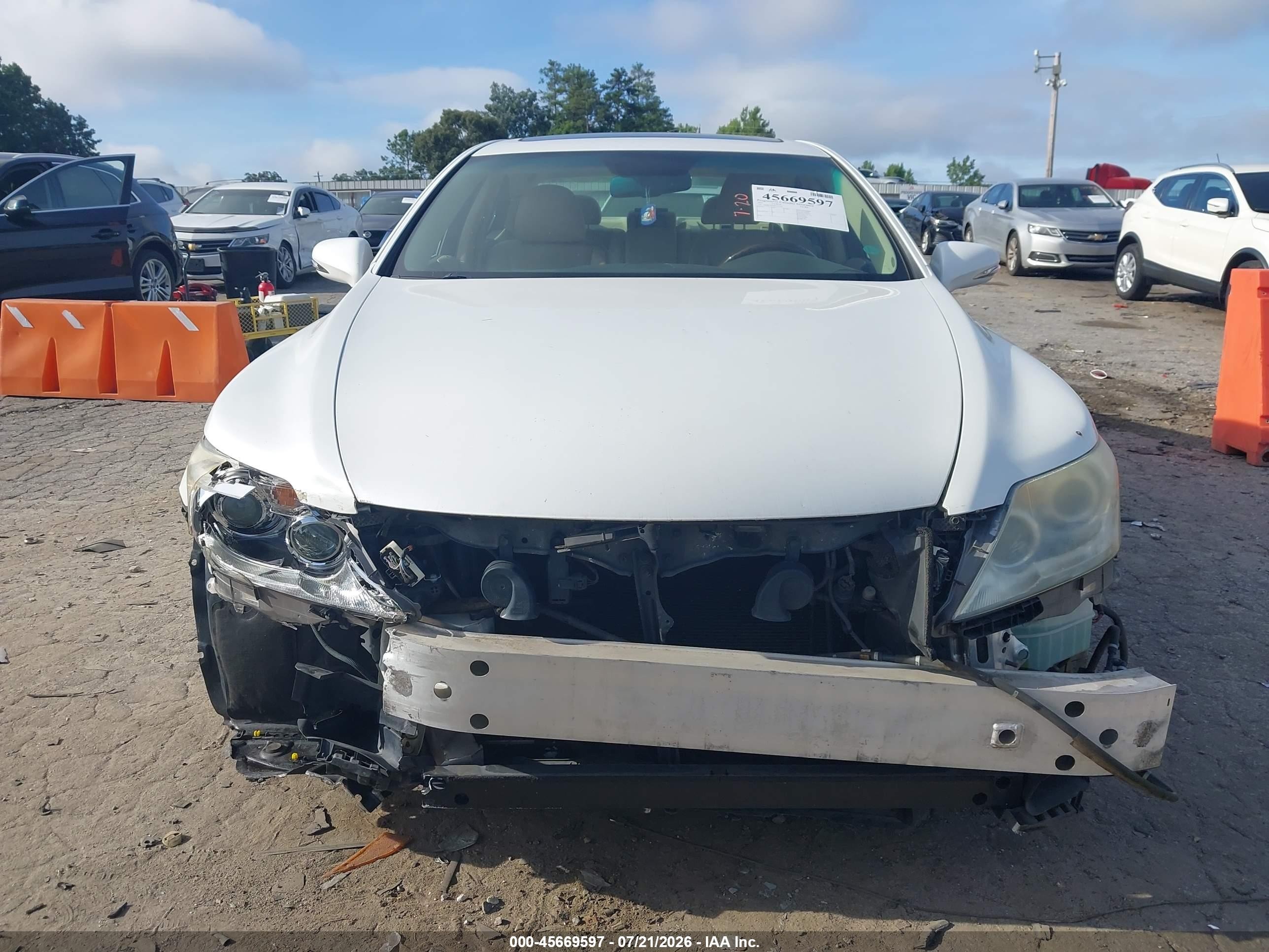 2011 Lexus Ls 460   White vin: JTHBL5EF6B5107150