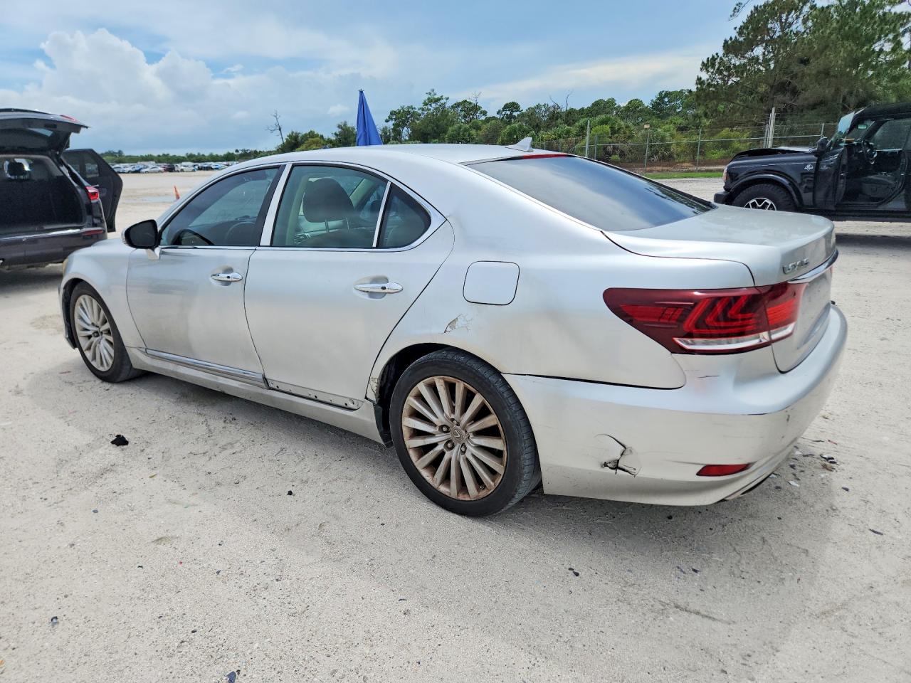 2013 Lexus Ls 460 Silver vin: JTHBL5EF6D5116983
