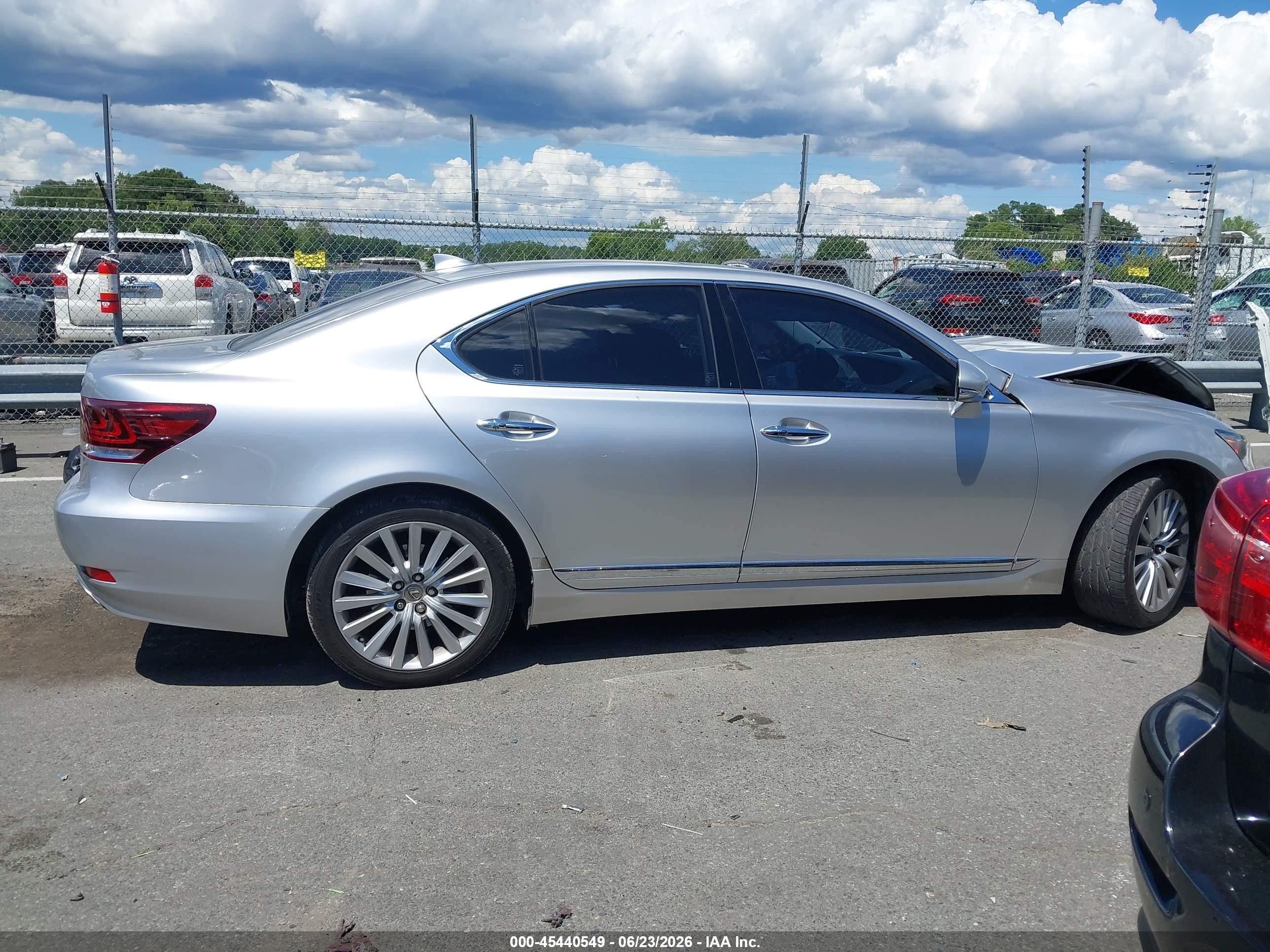 2014 Lexus Ls 460   Silver vin: JTHBL5EF6E5129198
