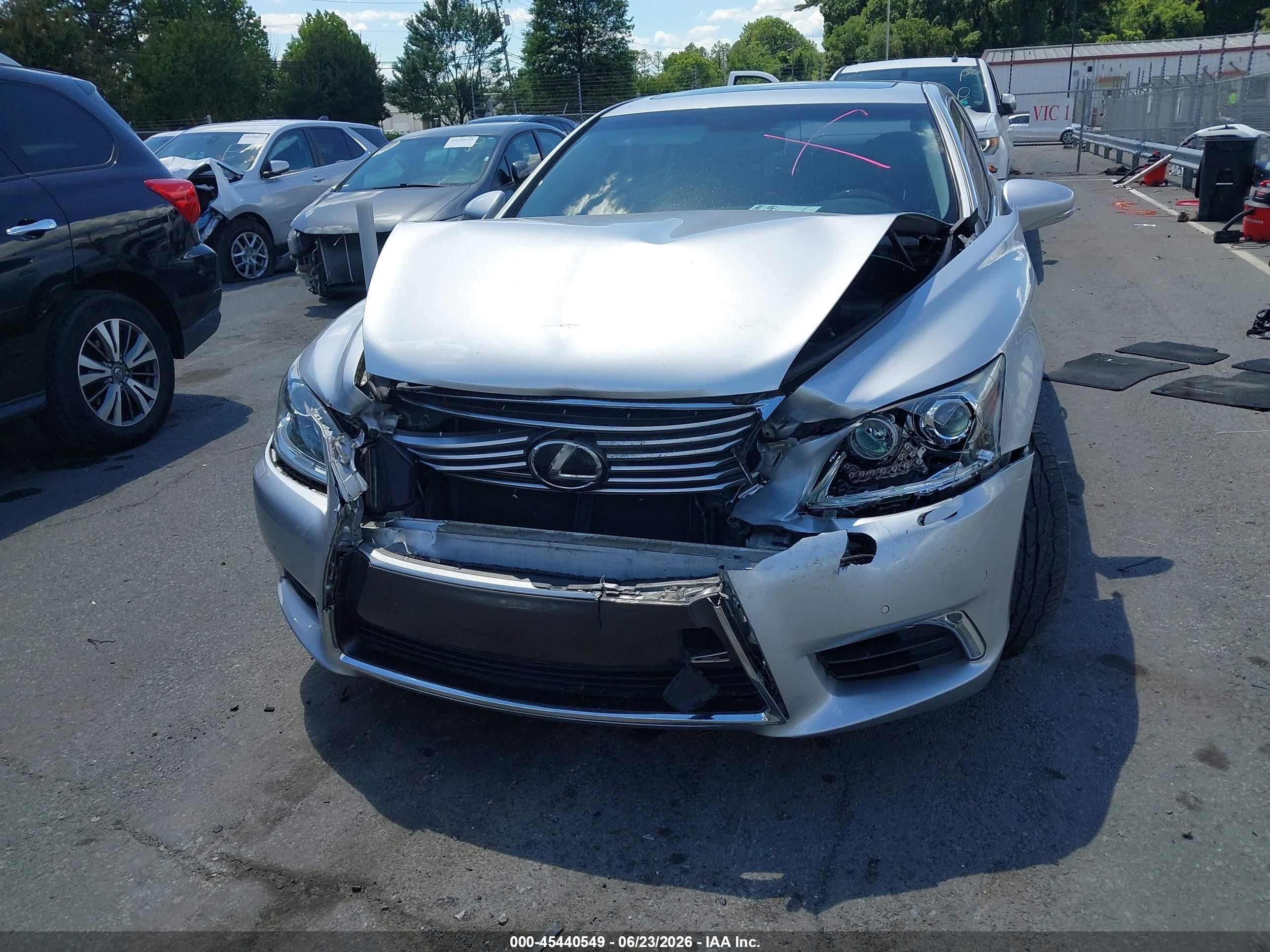 2014 Lexus Ls 460   Silver vin: JTHBL5EF6E5129198