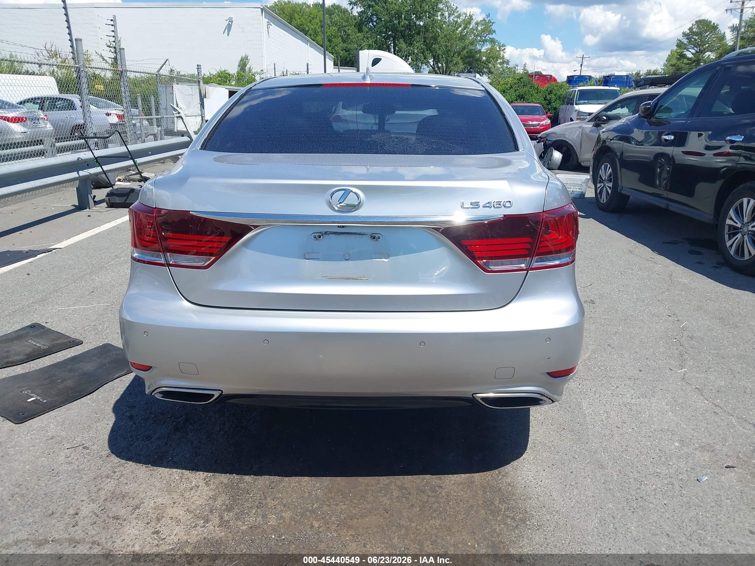 2014 Lexus Ls 460   Silver vin: JTHBL5EF6E5129198