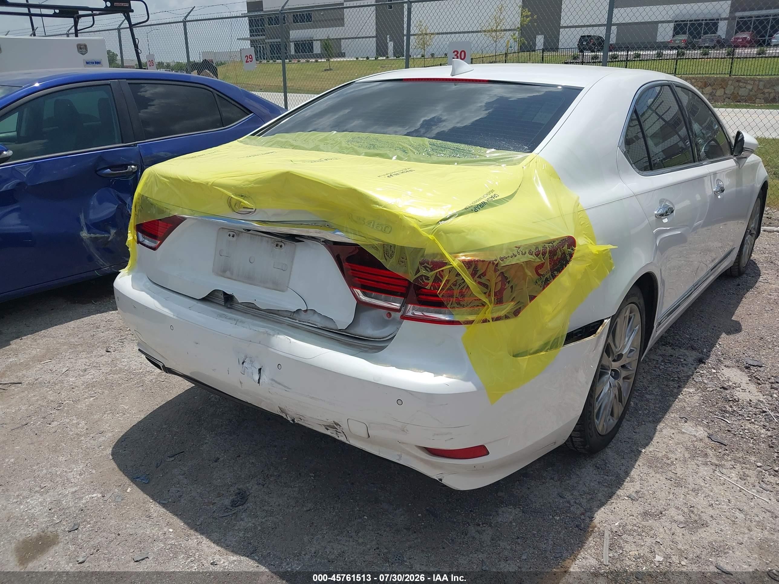 2015 Lexus Ls 460   White vin: JTHBL5EF6F5135469
