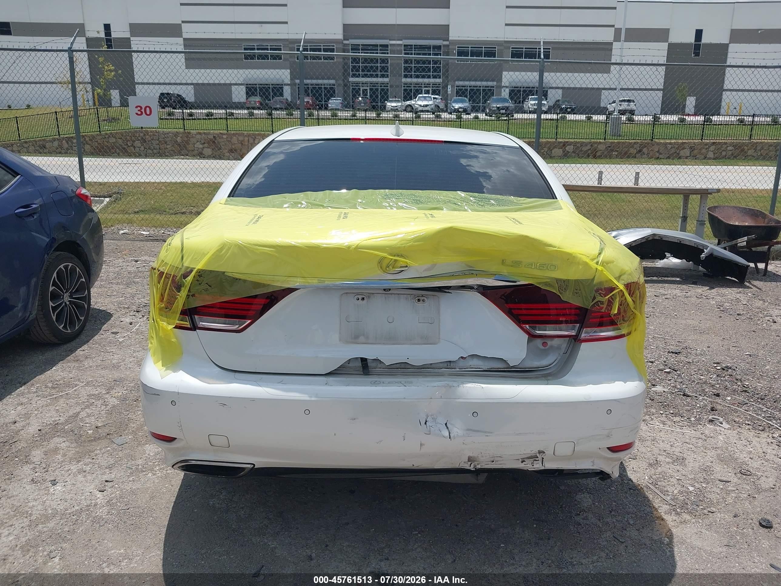 2015 Lexus Ls 460   White vin: JTHBL5EF6F5135469