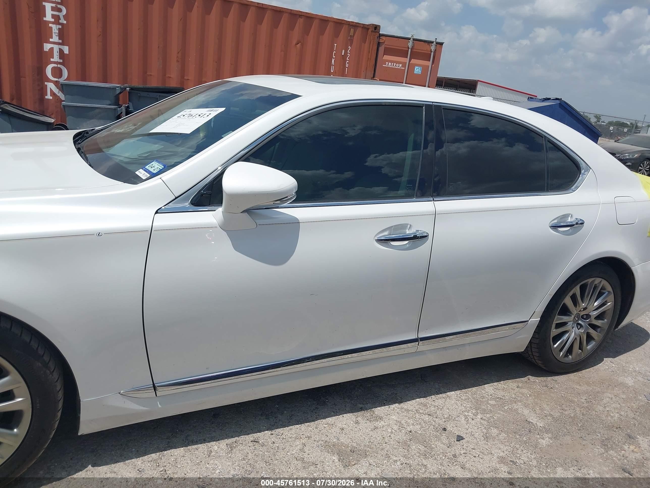 2015 Lexus Ls 460   White vin: JTHBL5EF6F5135469