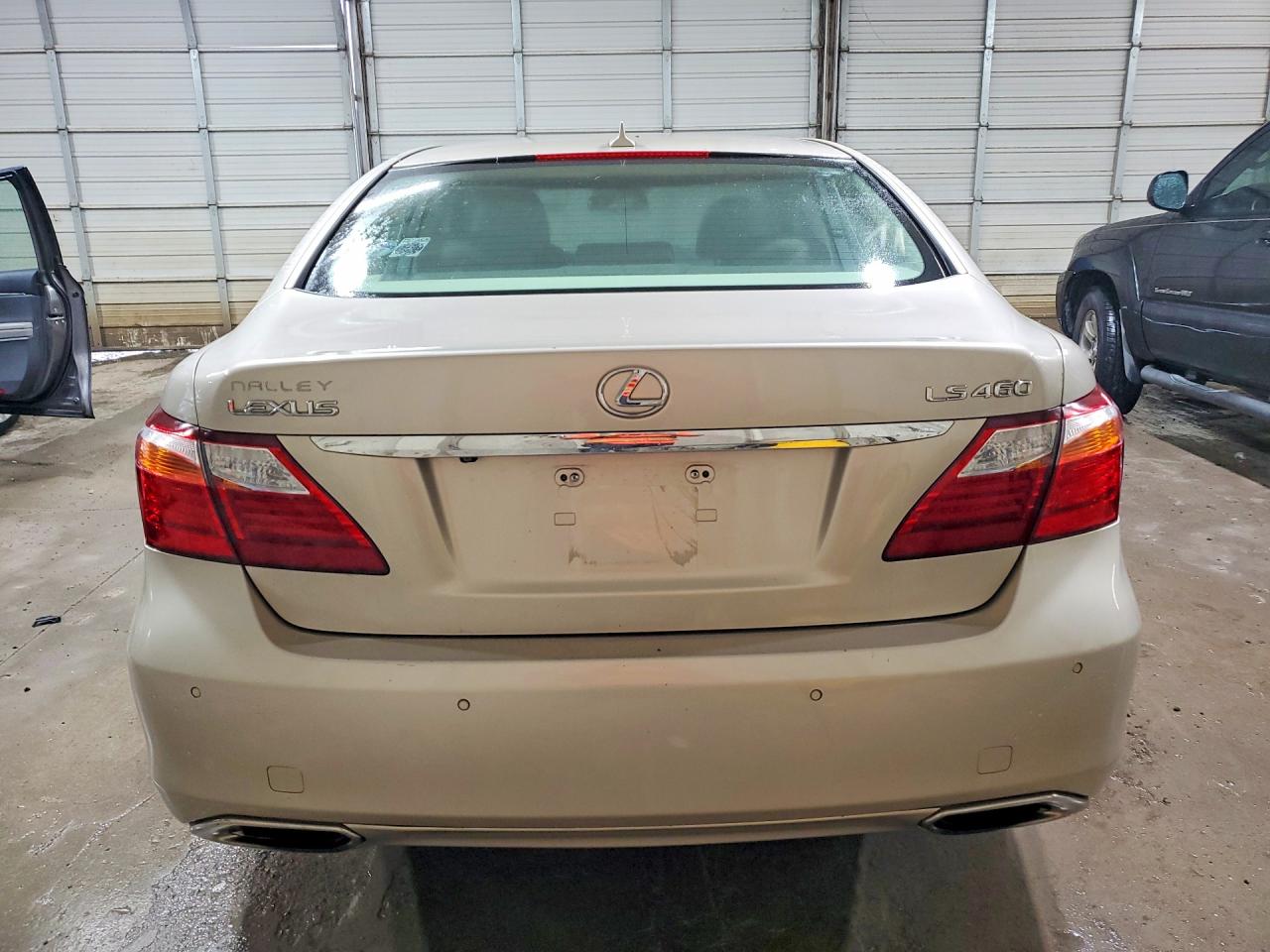 2010 Lexus Ls 460 Бежевый vin: JTHBL5EF7A5100576
