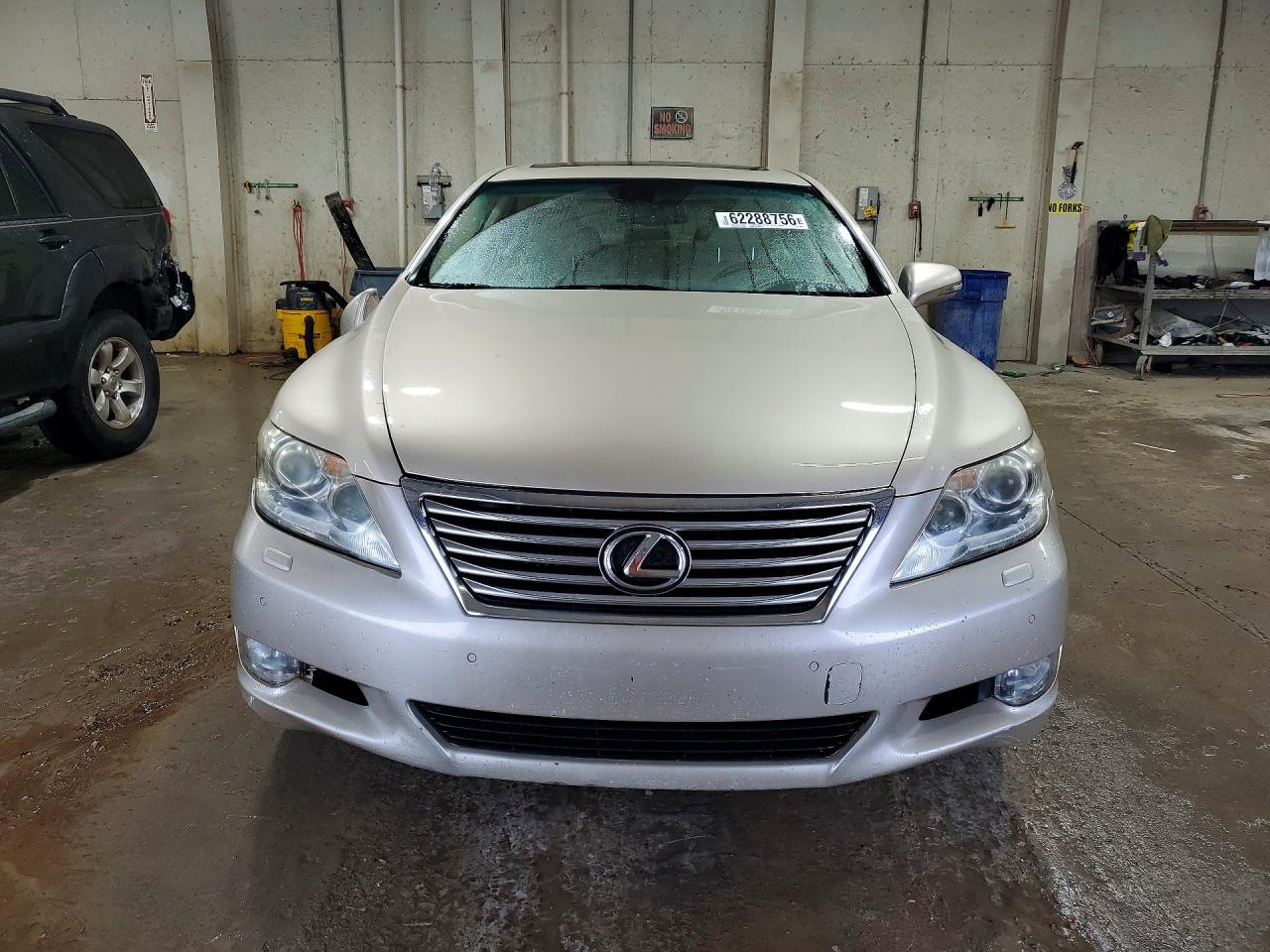 2010 Lexus Ls 460 Бежевый vin: JTHBL5EF7A5100576