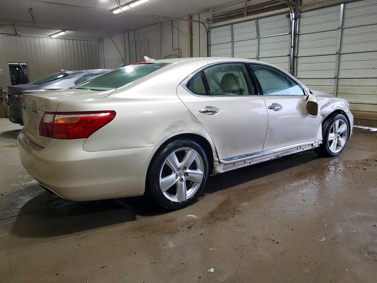 2010 Lexus Ls 460 Бежевый vin: JTHBL5EF7A5100576