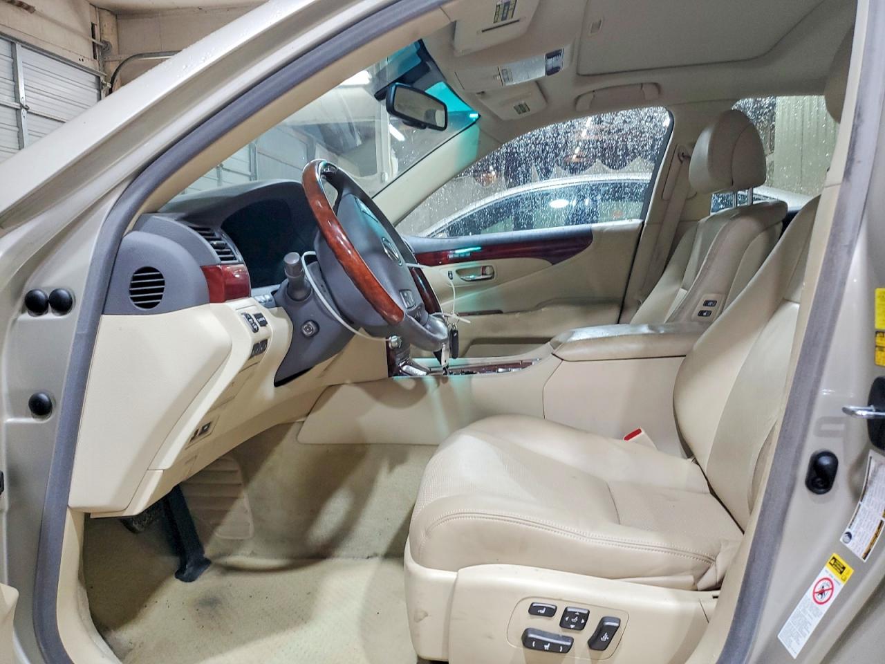 2010 Lexus Ls 460 Бежевый vin: JTHBL5EF7A5100576