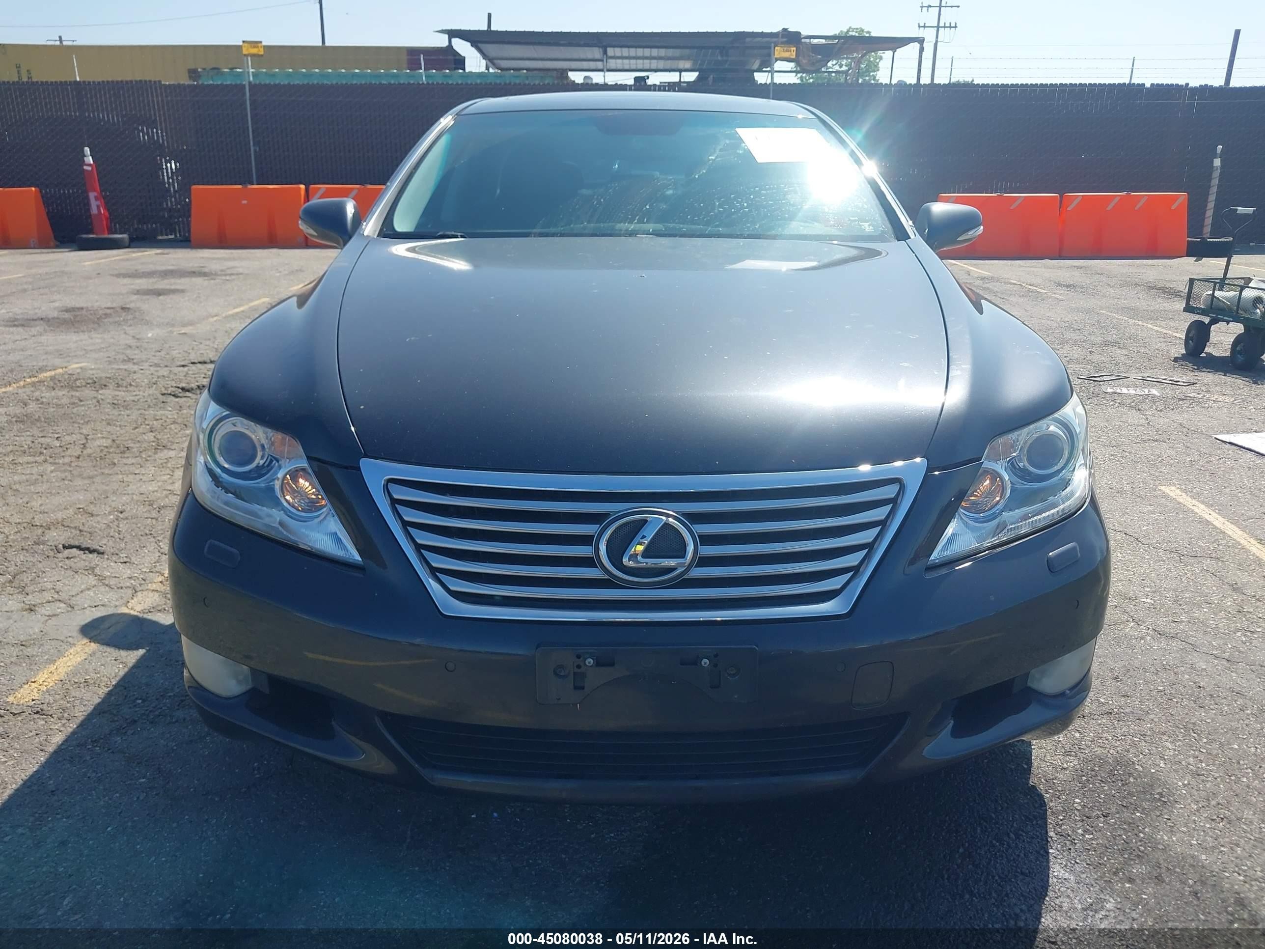 2011 Lexus Ls 460   Gray vin: JTHBL5EF7B5105827