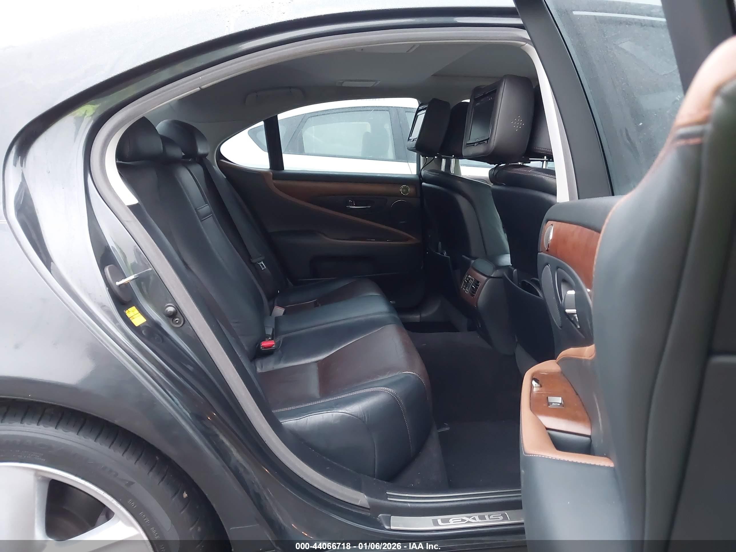 2011 Lexus Ls 460   Серый vin: JTHBL5EF7B5107528