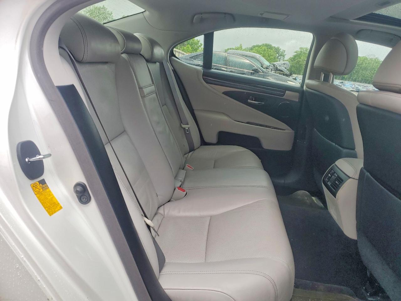 2013 Lexus Ls 460 White vin: JTHBL5EF7D5116281