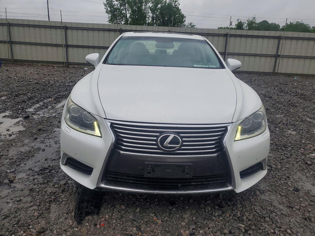 2013 Lexus Ls 460 White vin: JTHBL5EF7D5116281