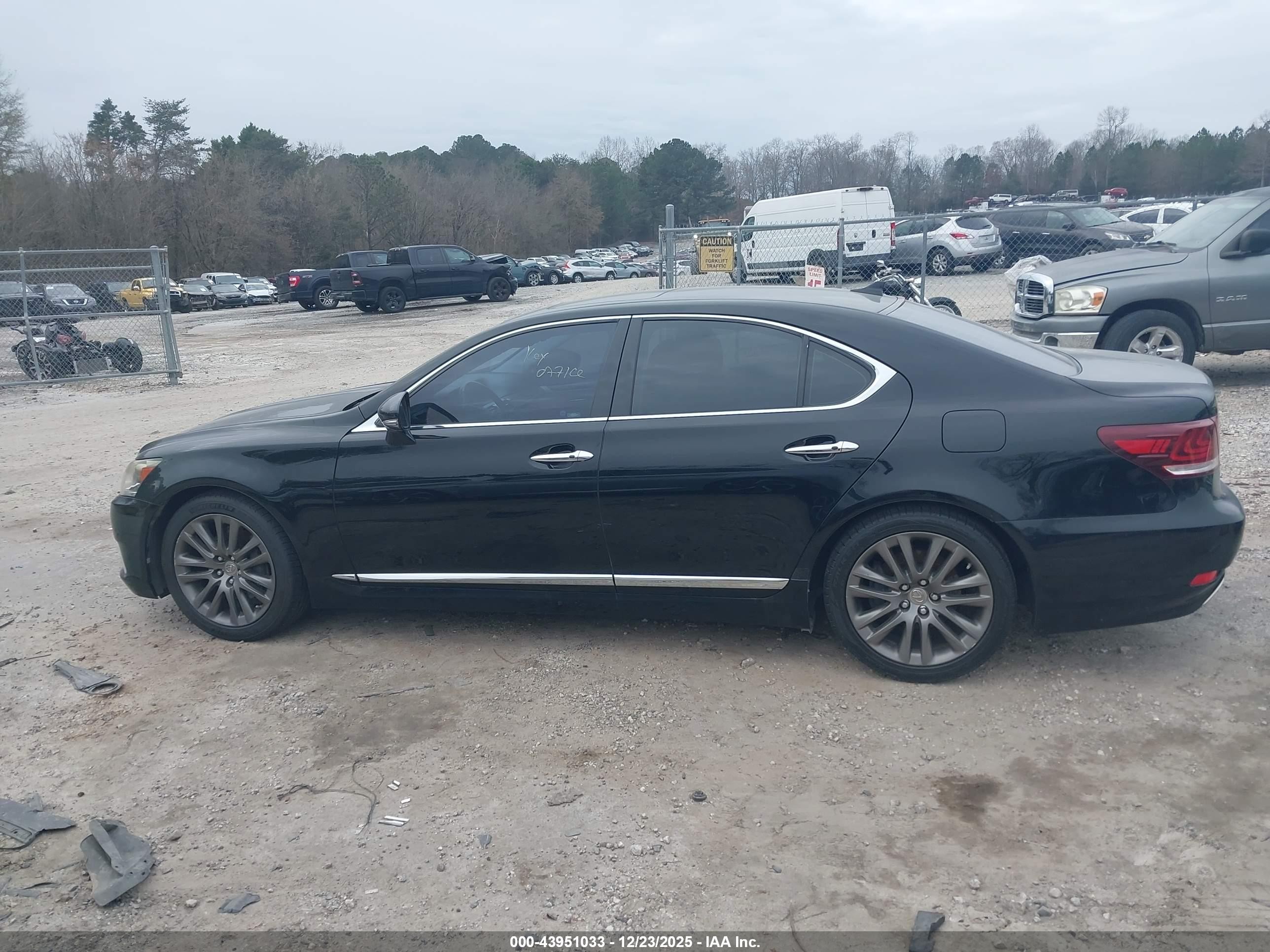 2013 Lexus Ls 460   Black vin: JTHBL5EF7D5123831